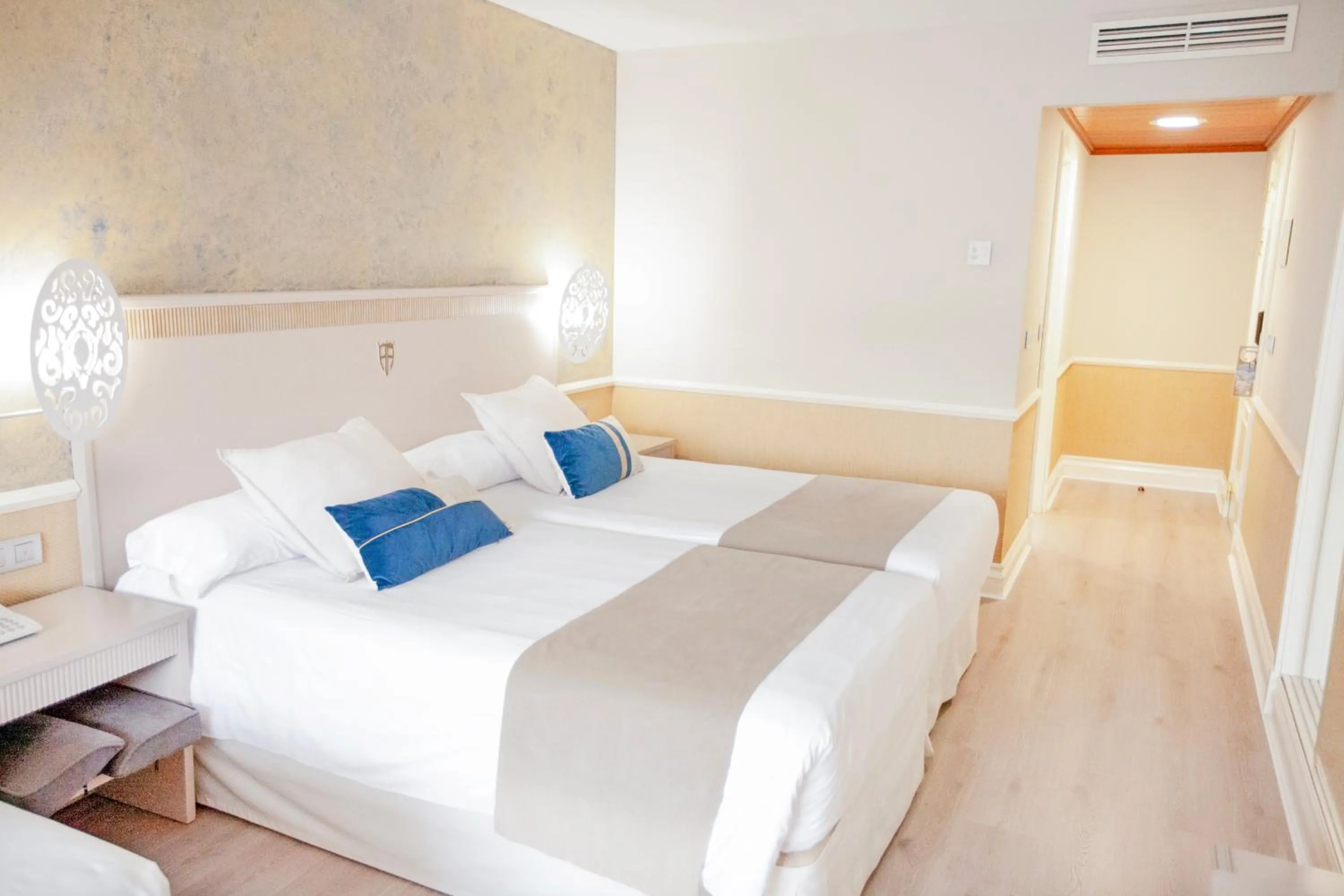 Bed in Hotel Alfonso VIII