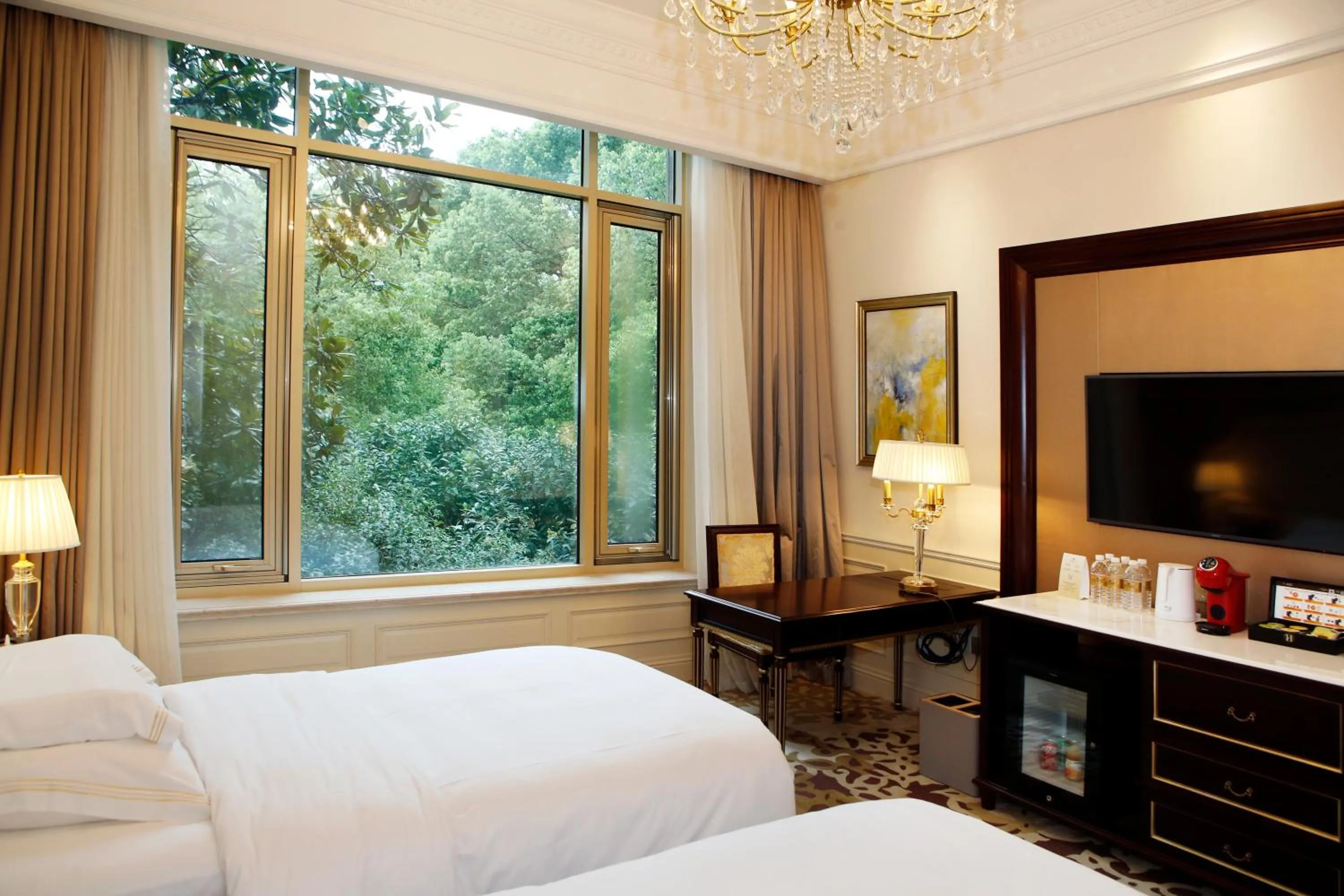 Bedroom, Bed in Hong Qiao State Guest House