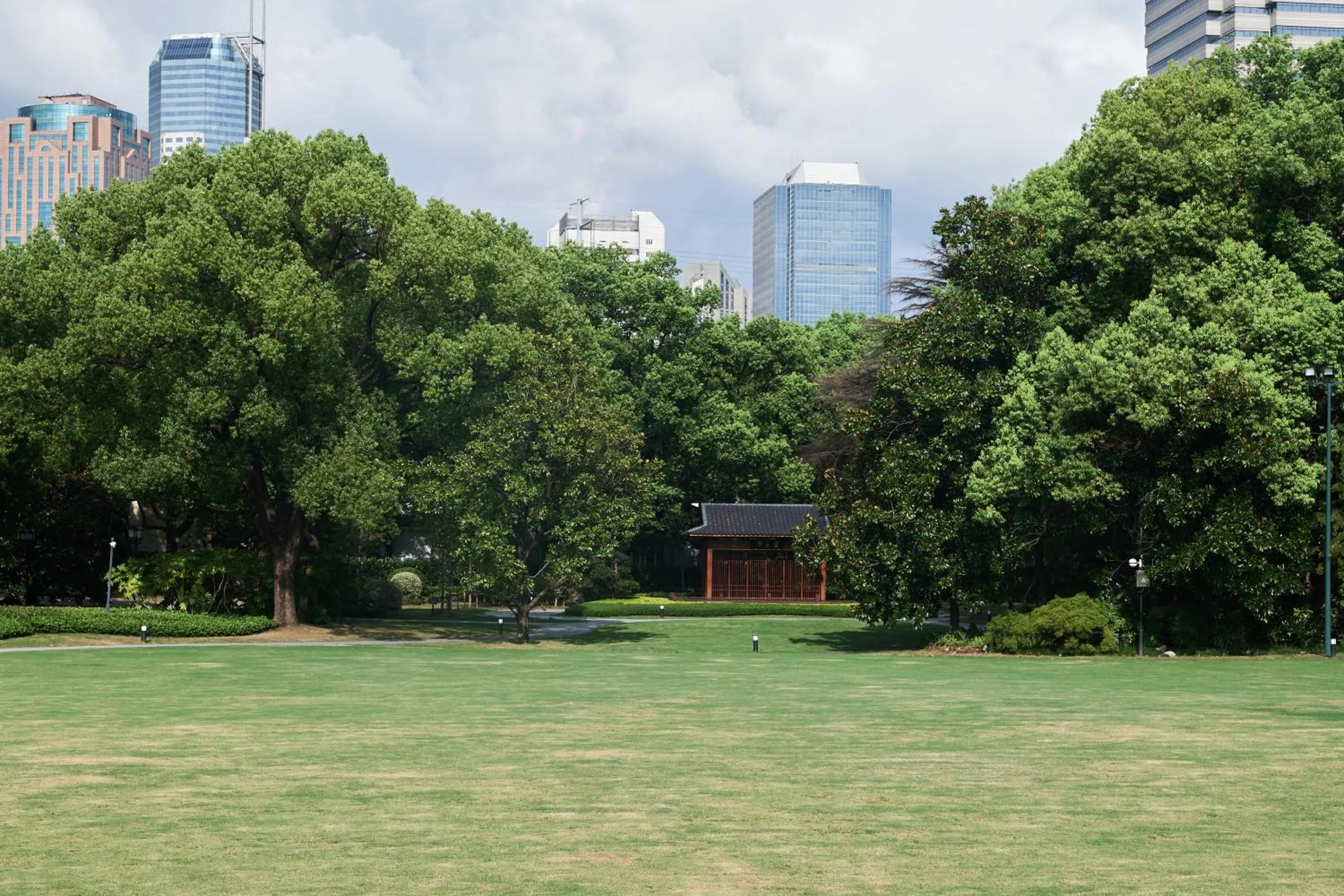 Property building in Hong Qiao State Guest House