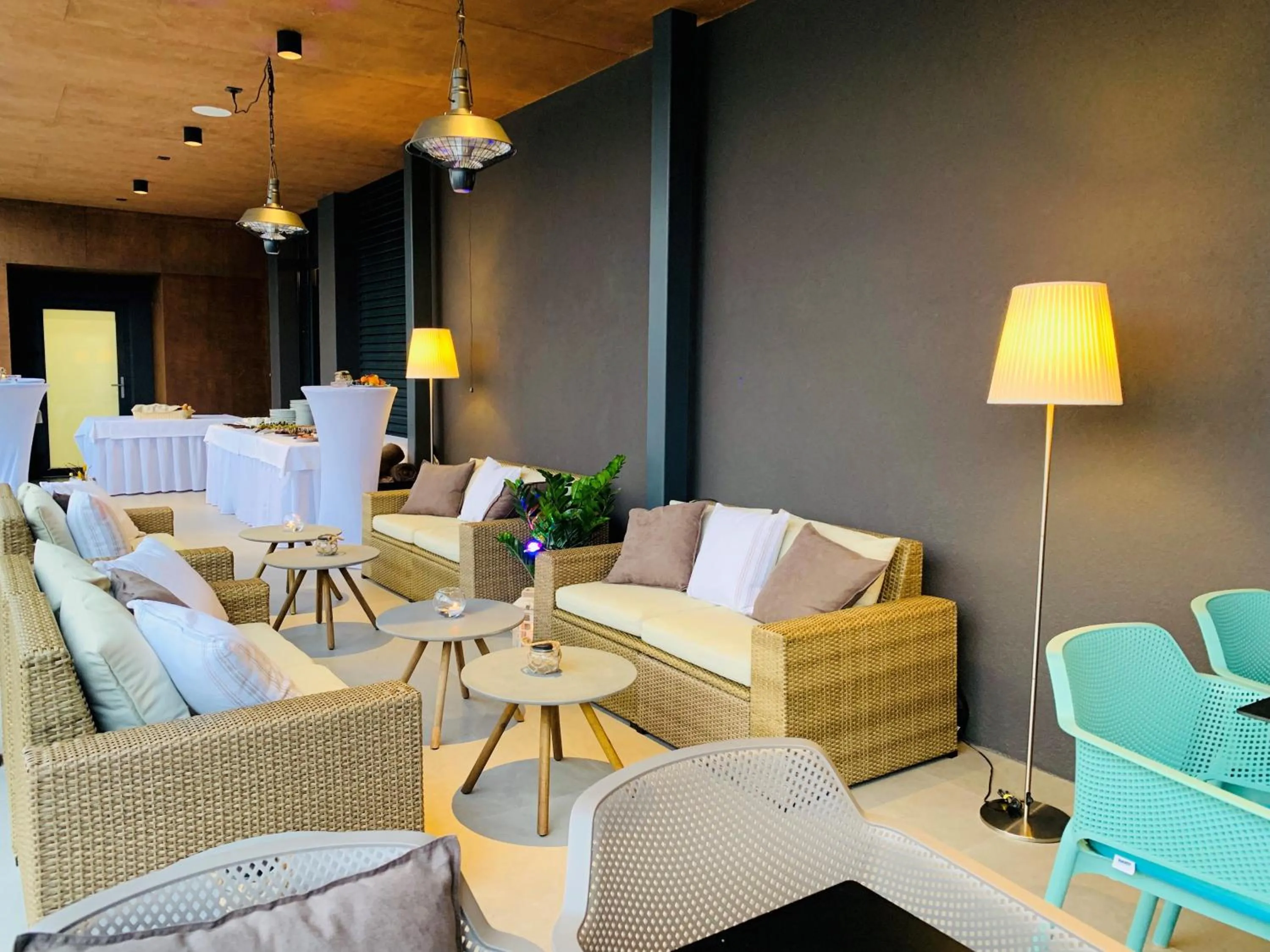 Seating area in Hotel Color