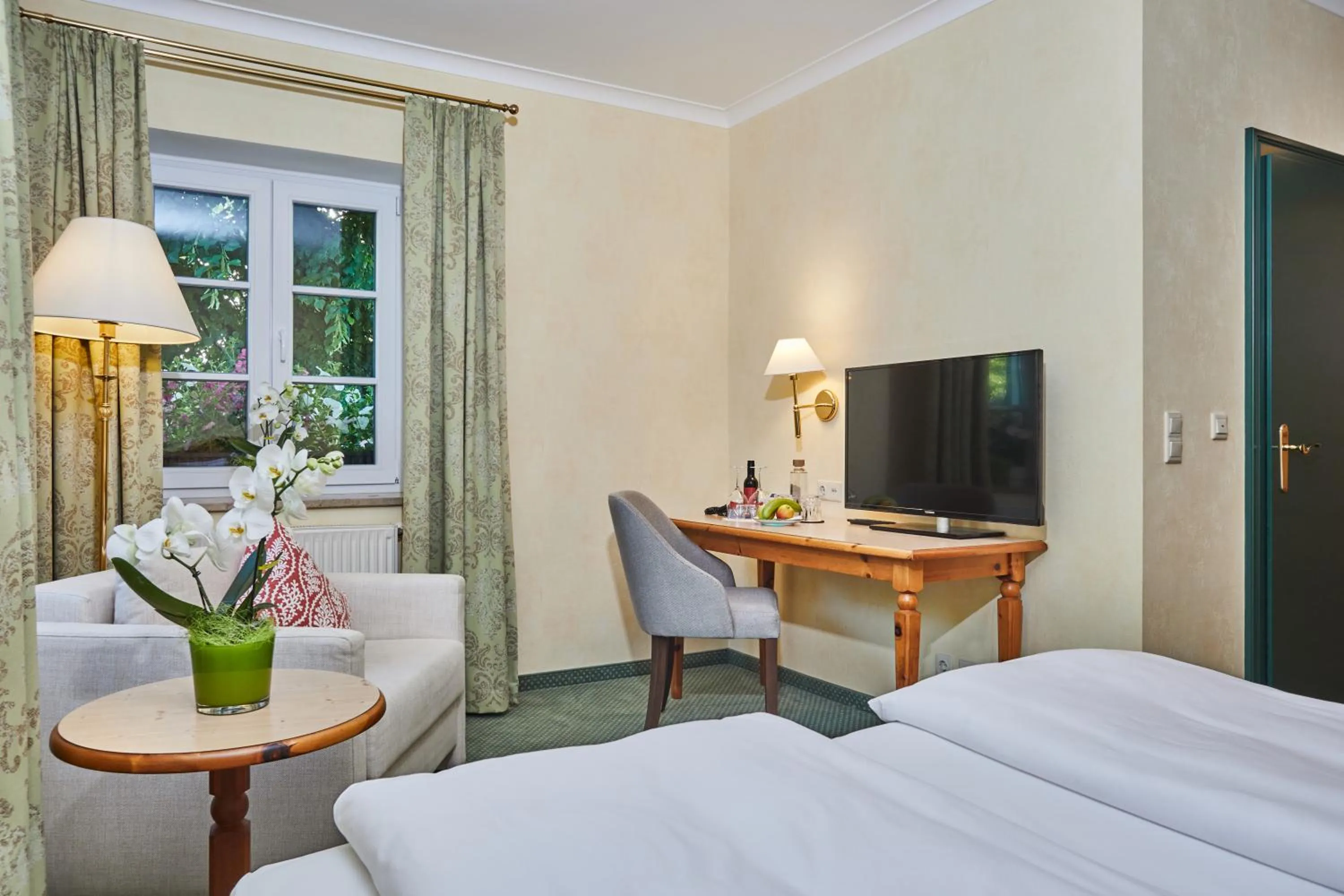 Photo of the whole room, Bed in Hotel Freisinger Hof