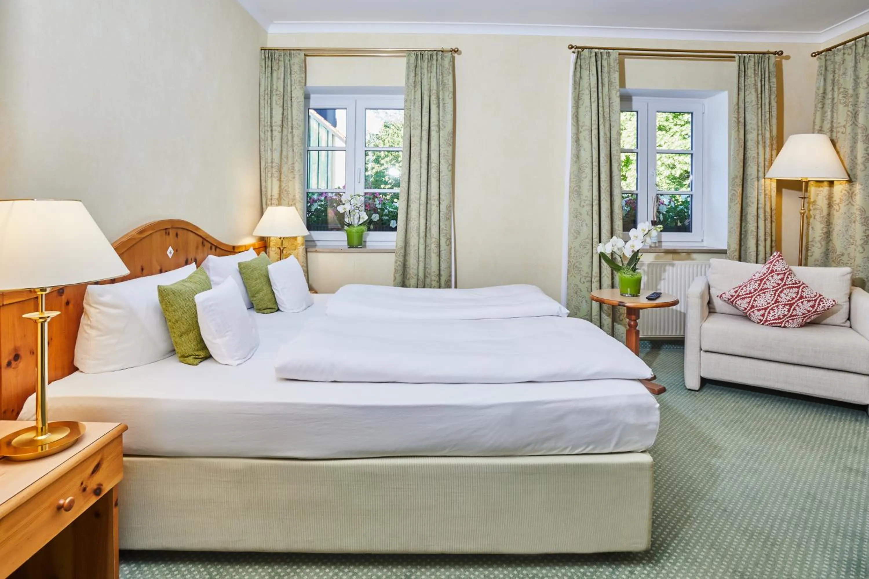 Photo of the whole room, Bed in Hotel Freisinger Hof