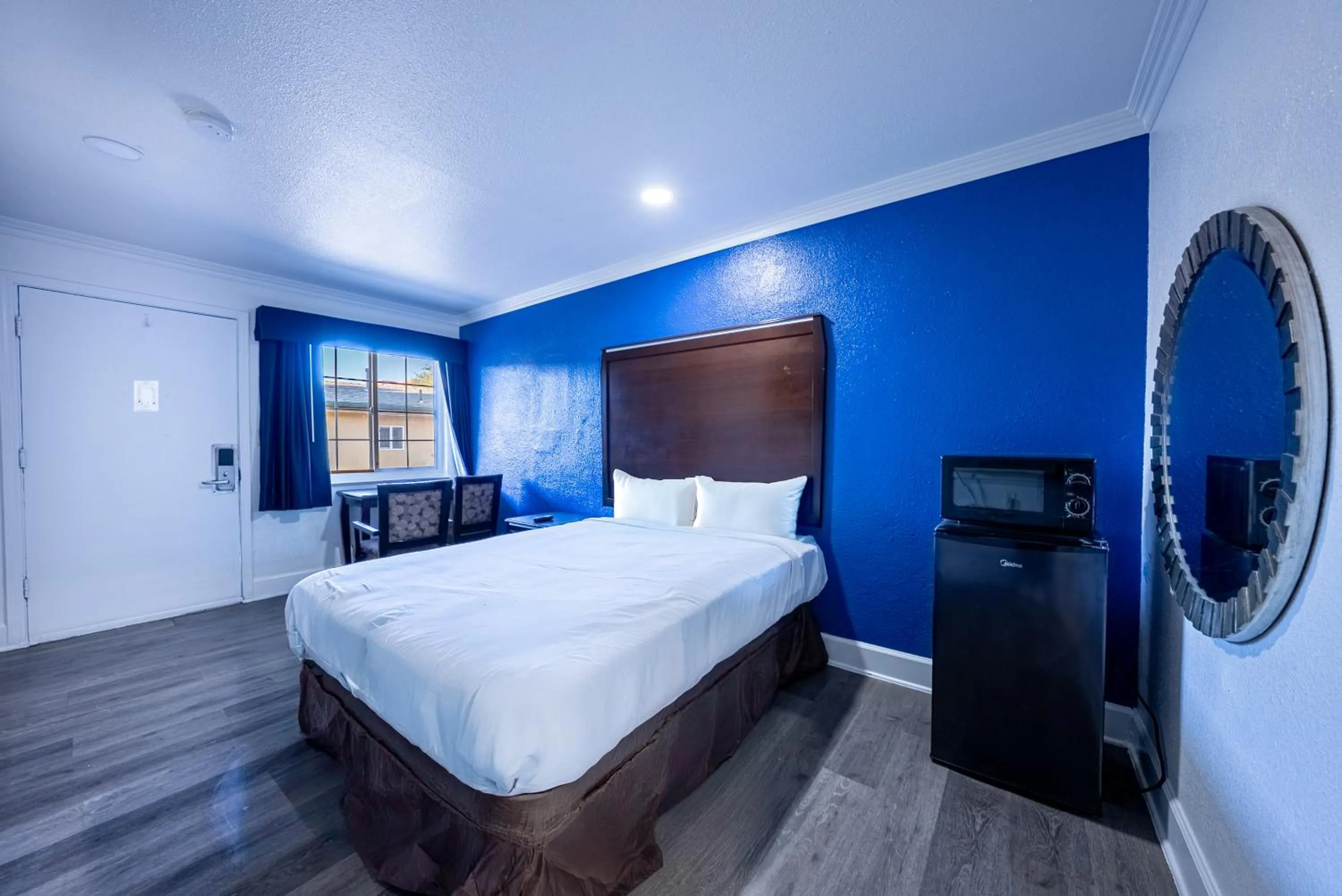 Bed in Town and Country Inn