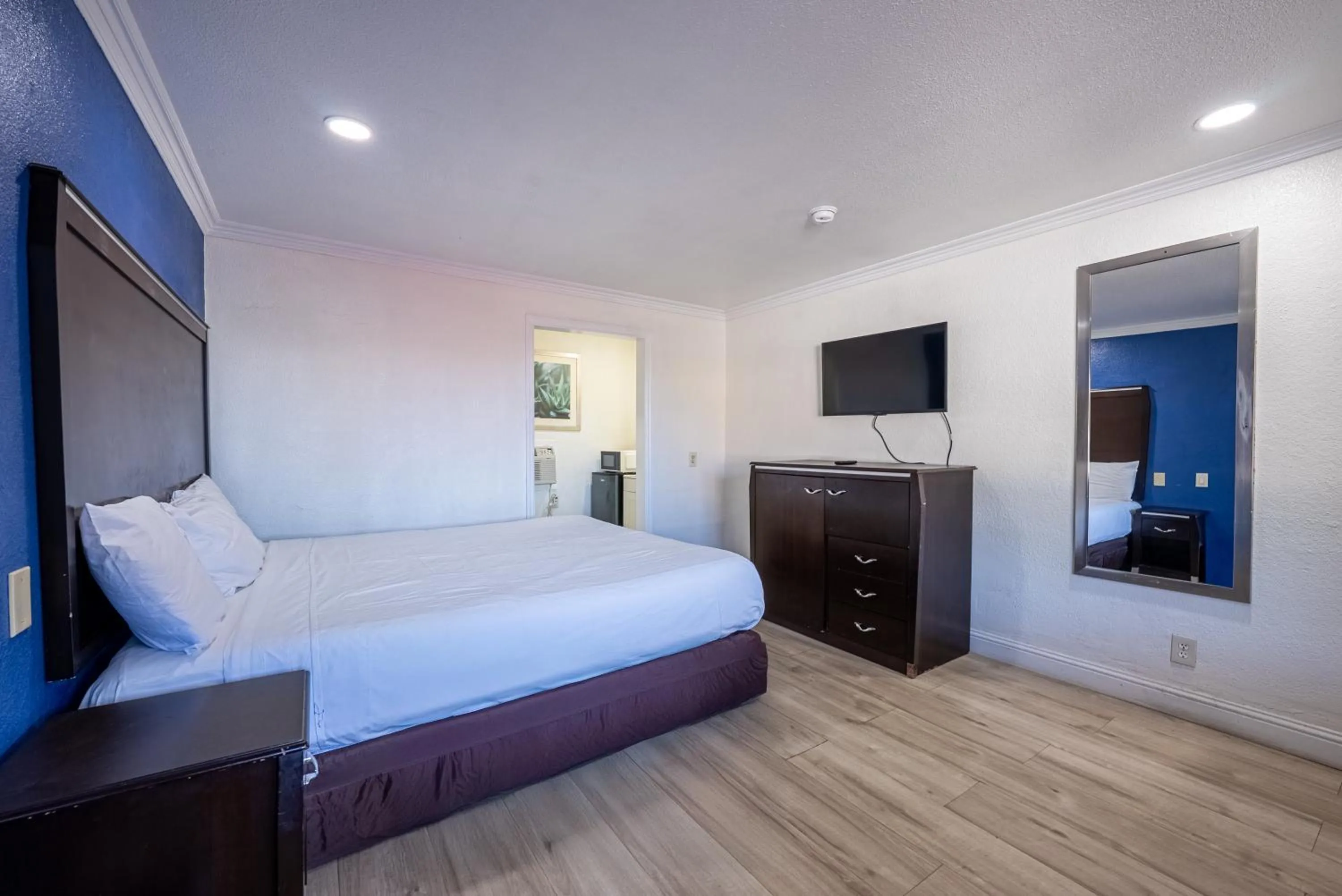 Bed in Town and Country Inn