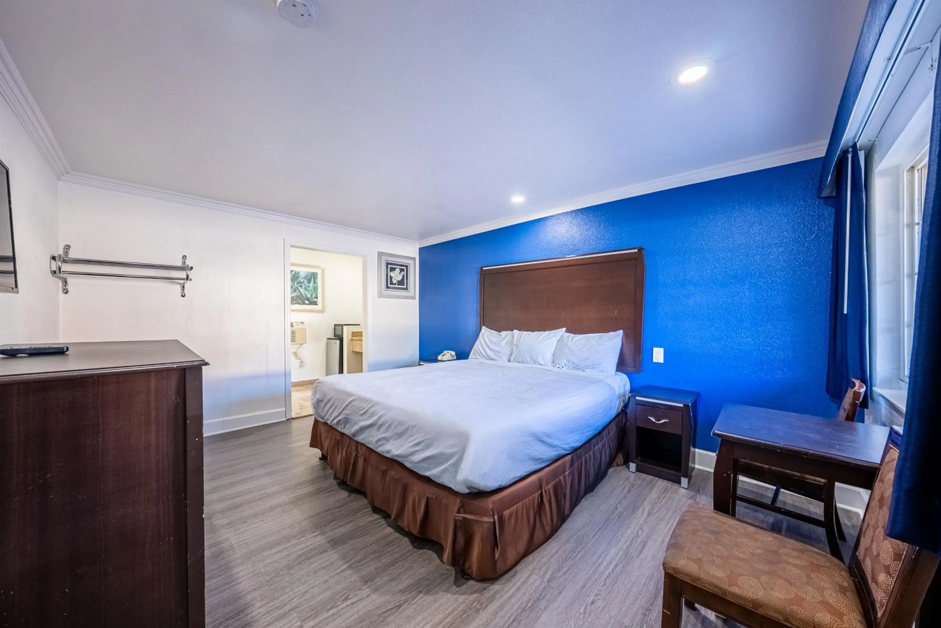 Bed in Town and Country Inn