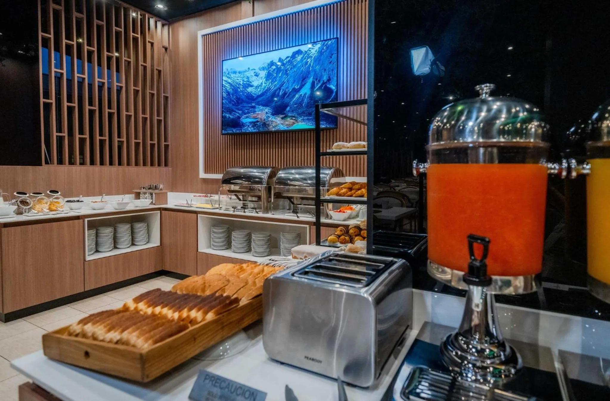 Breakfast in Holiday Inn Rosario by IHG