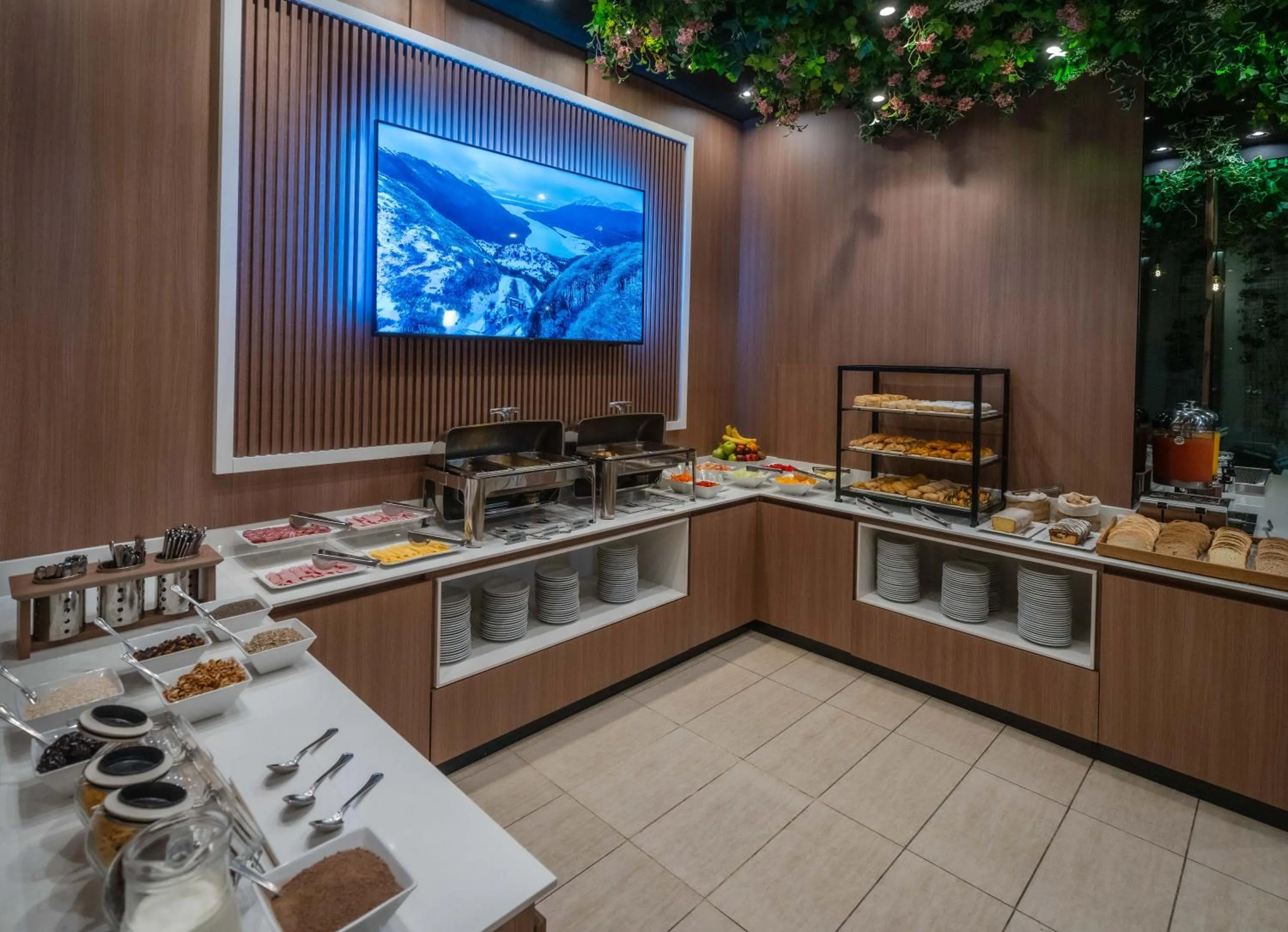 Buffet breakfast in Holiday Inn Rosario by IHG