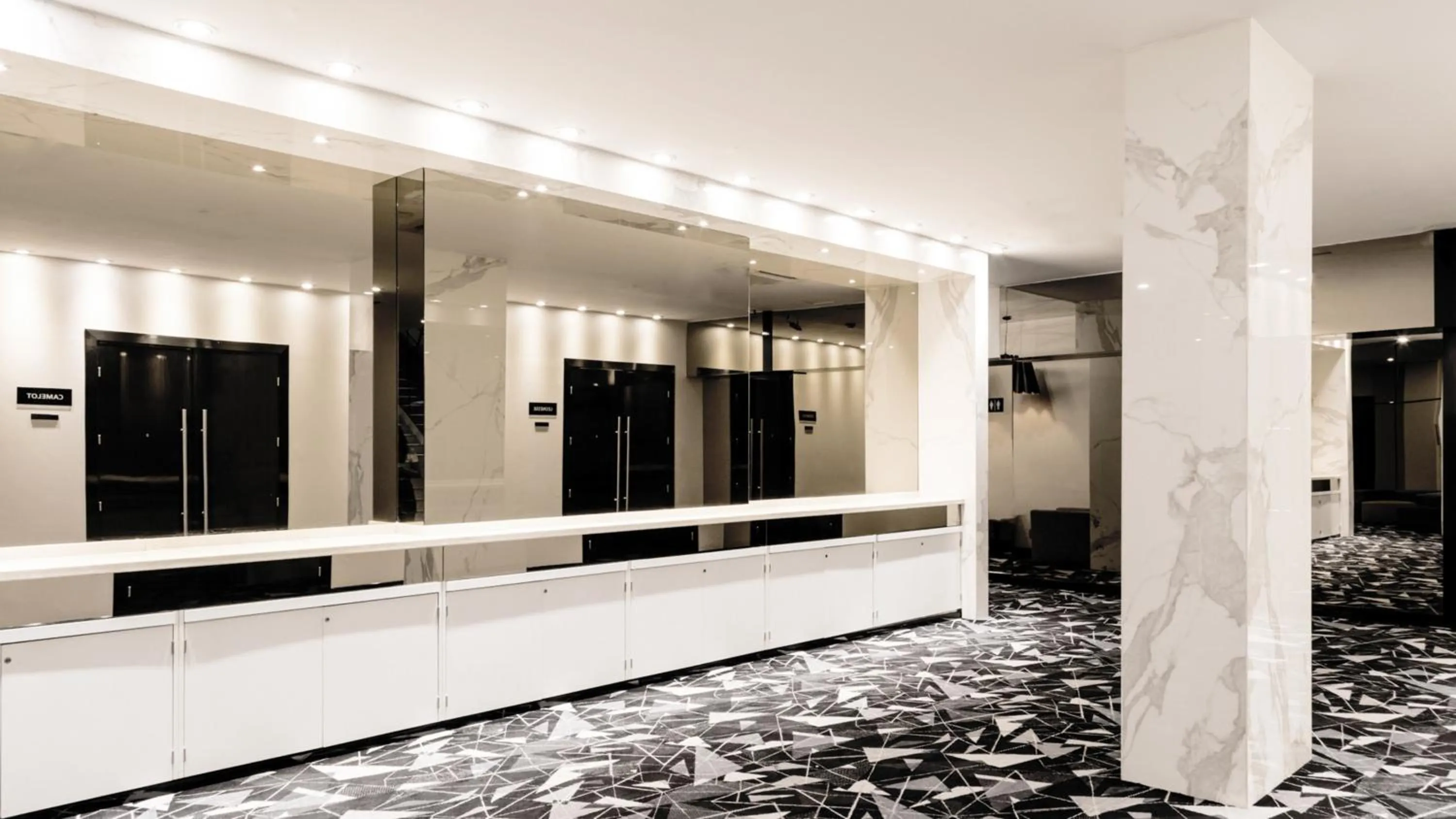 Meeting/conference room in Holiday Inn Rosario by IHG