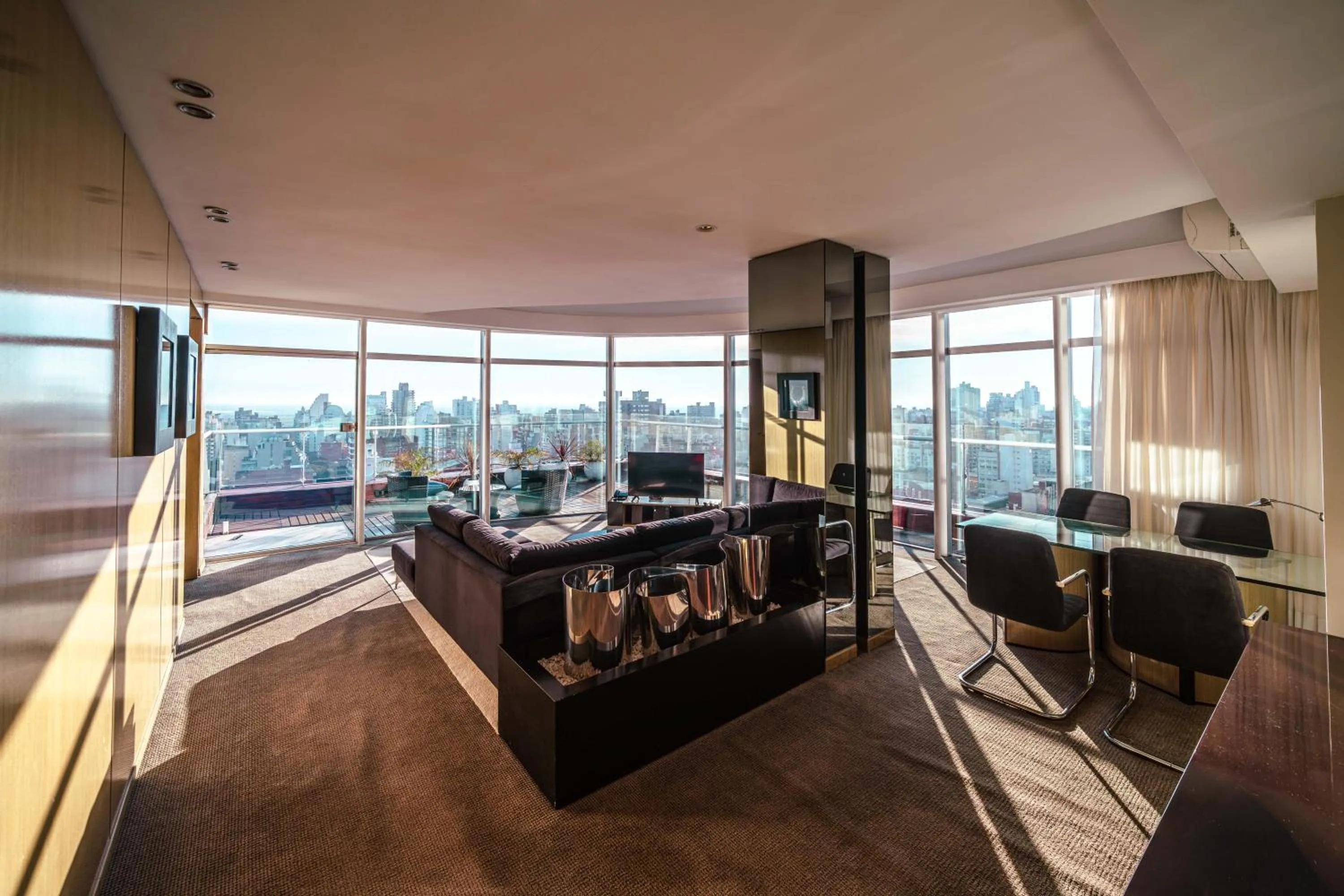 City view in Holiday Inn Rosario by IHG