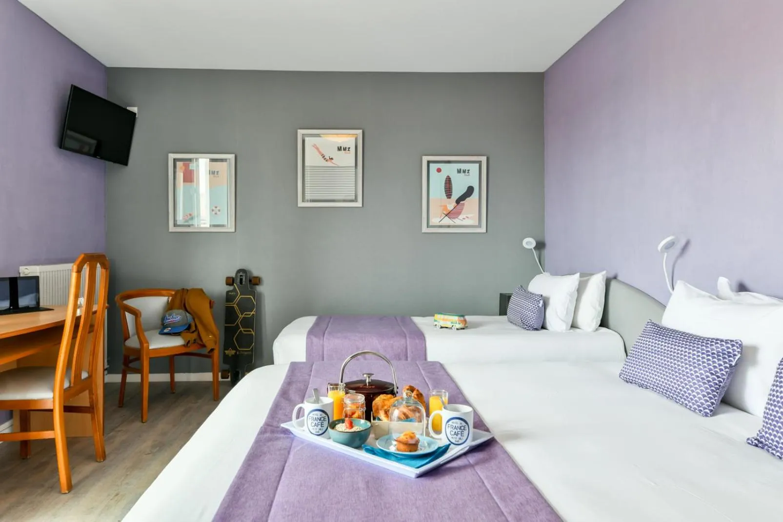 Facility for disabled guests, Bed in Logis Hotel de France