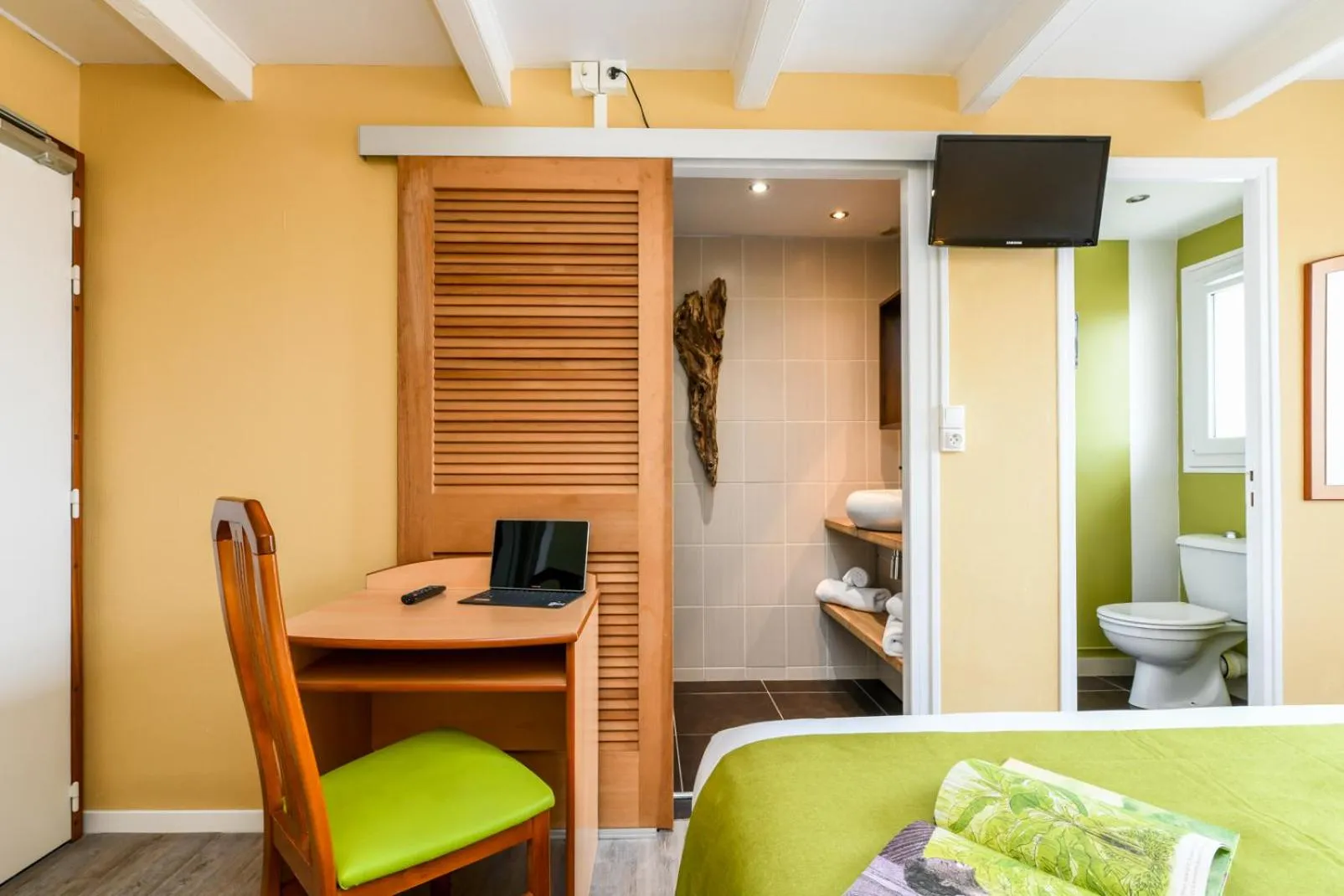 Bathroom in Logis Hotel de France