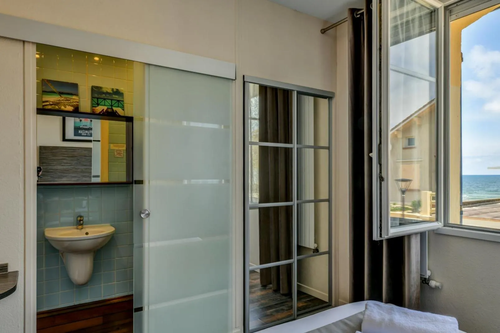 Sea view in Logis Hotel de France