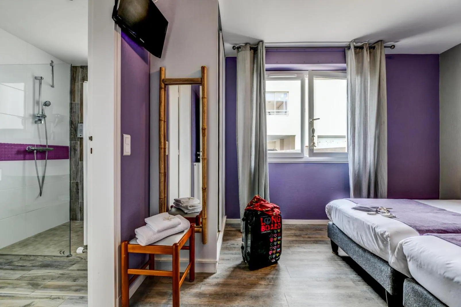 Photo of the whole room, Bed in Logis Hotel de France