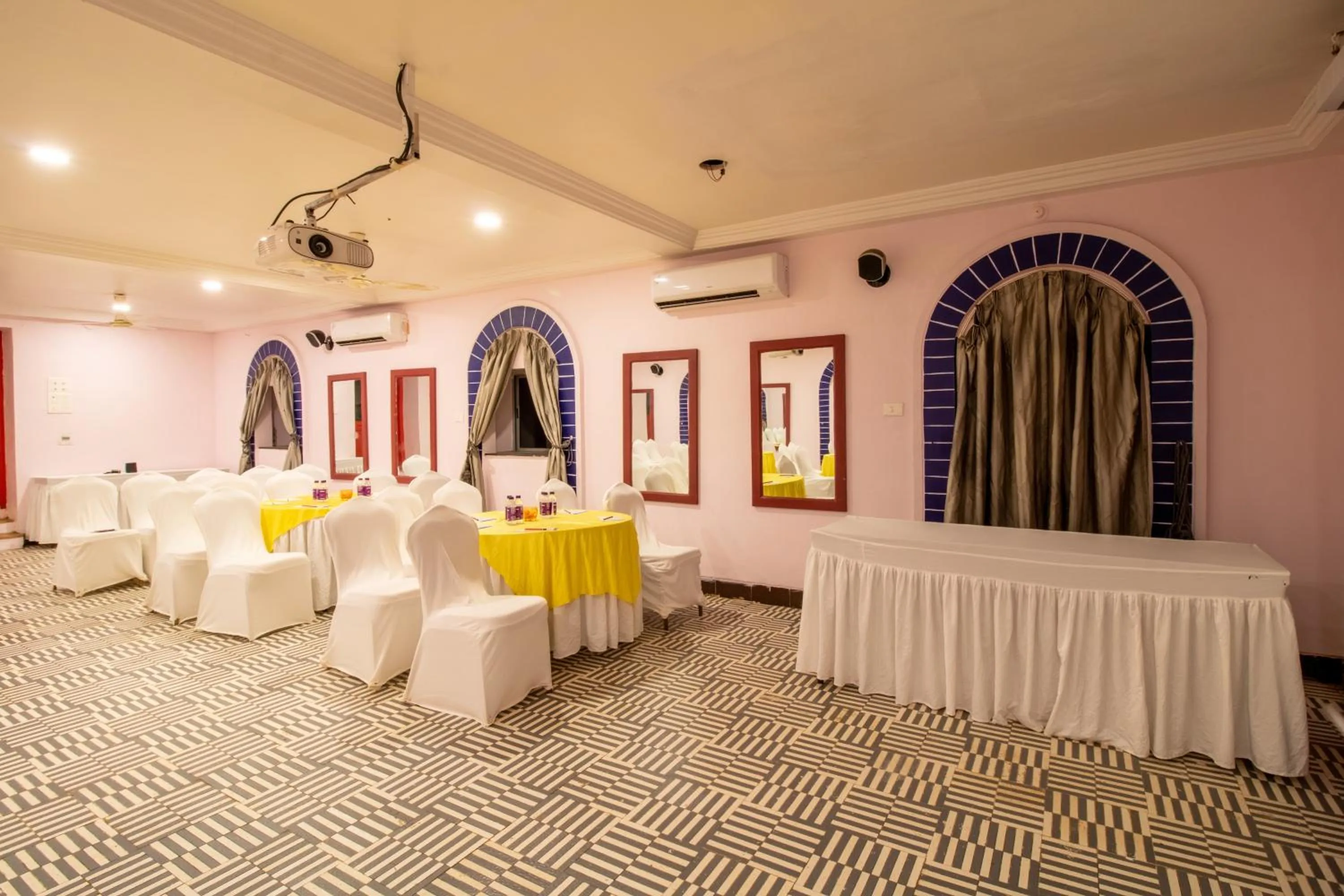 Meeting/conference room in Residency Lake Resort & Spa