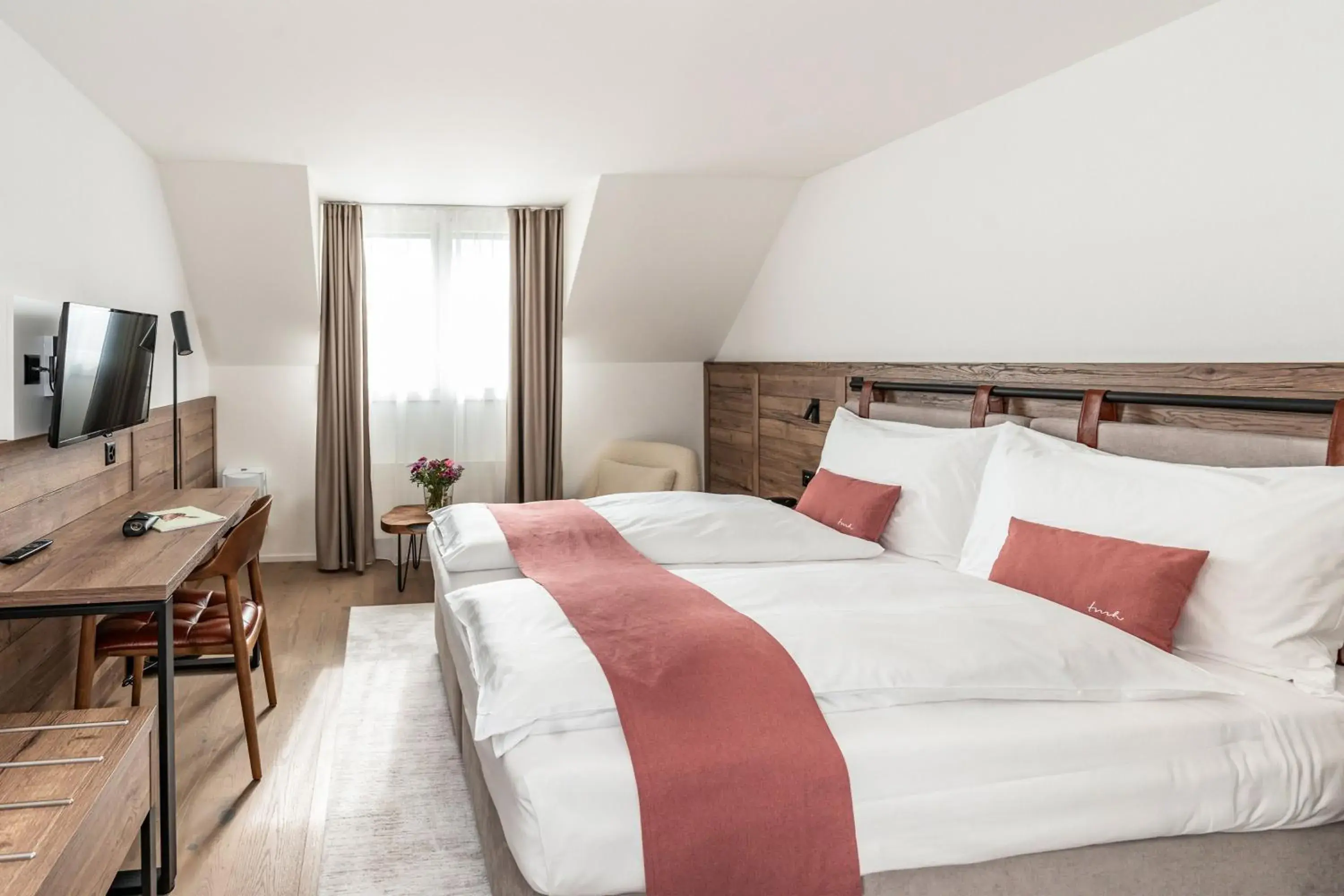Double Room in Tailormade Hotel KRONE Sarnen Double Room in Tailormade Hotel KRONE Sarnen