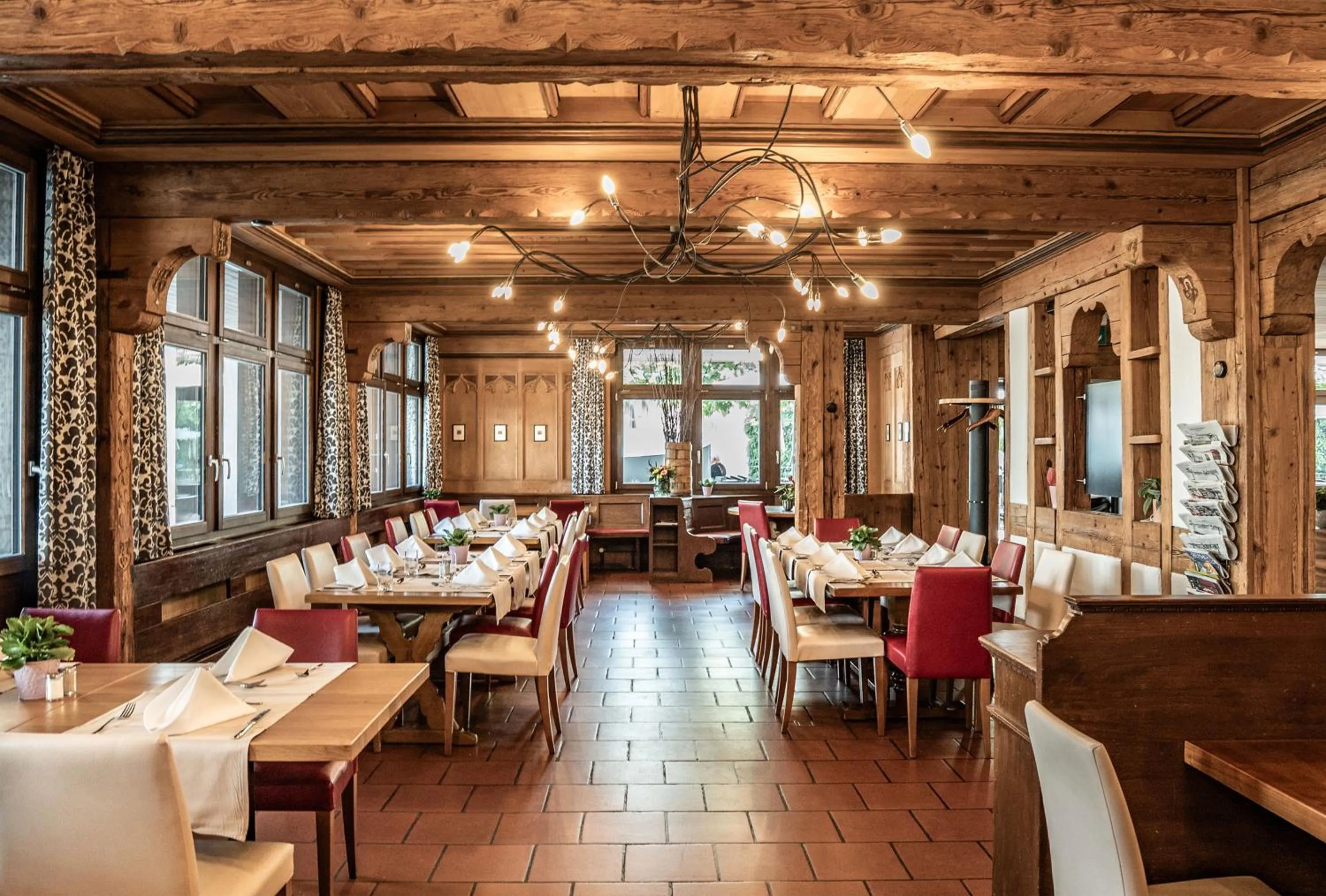 Restaurant/places to eat in Tailormade Hotel KRONE Sarnen