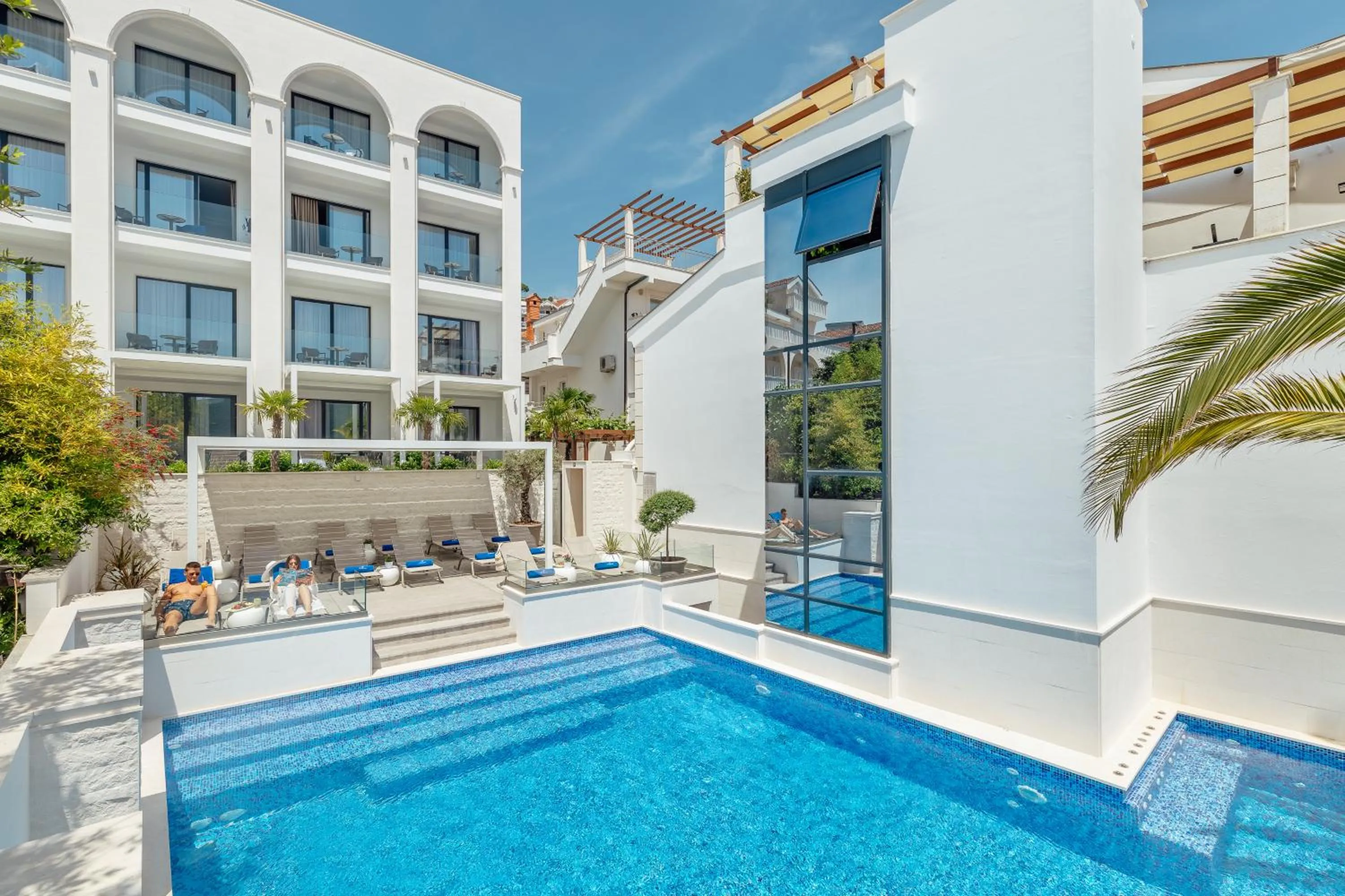 Property building in Hotel Perla