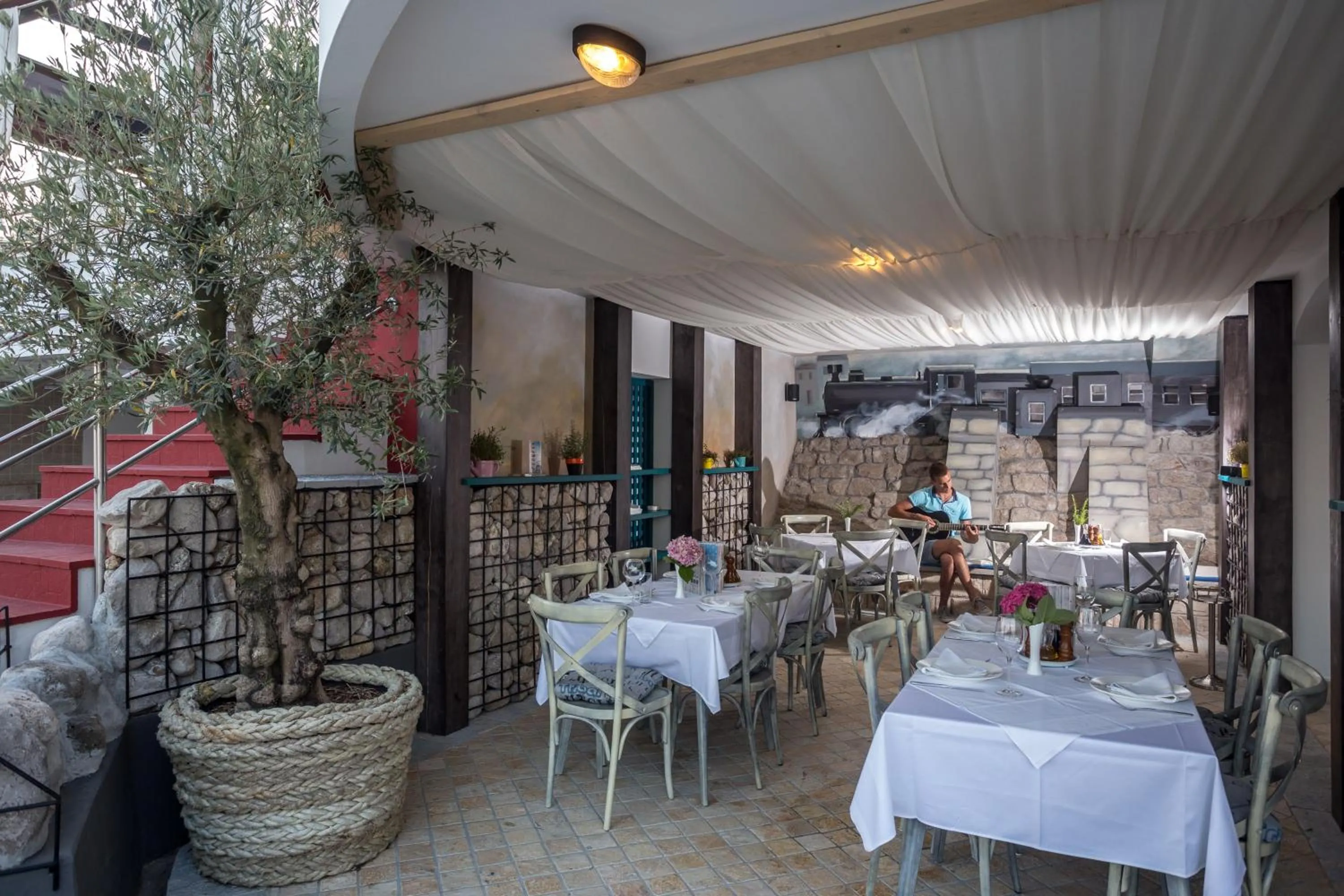 Banquet/Function facilities in Hotel Perla