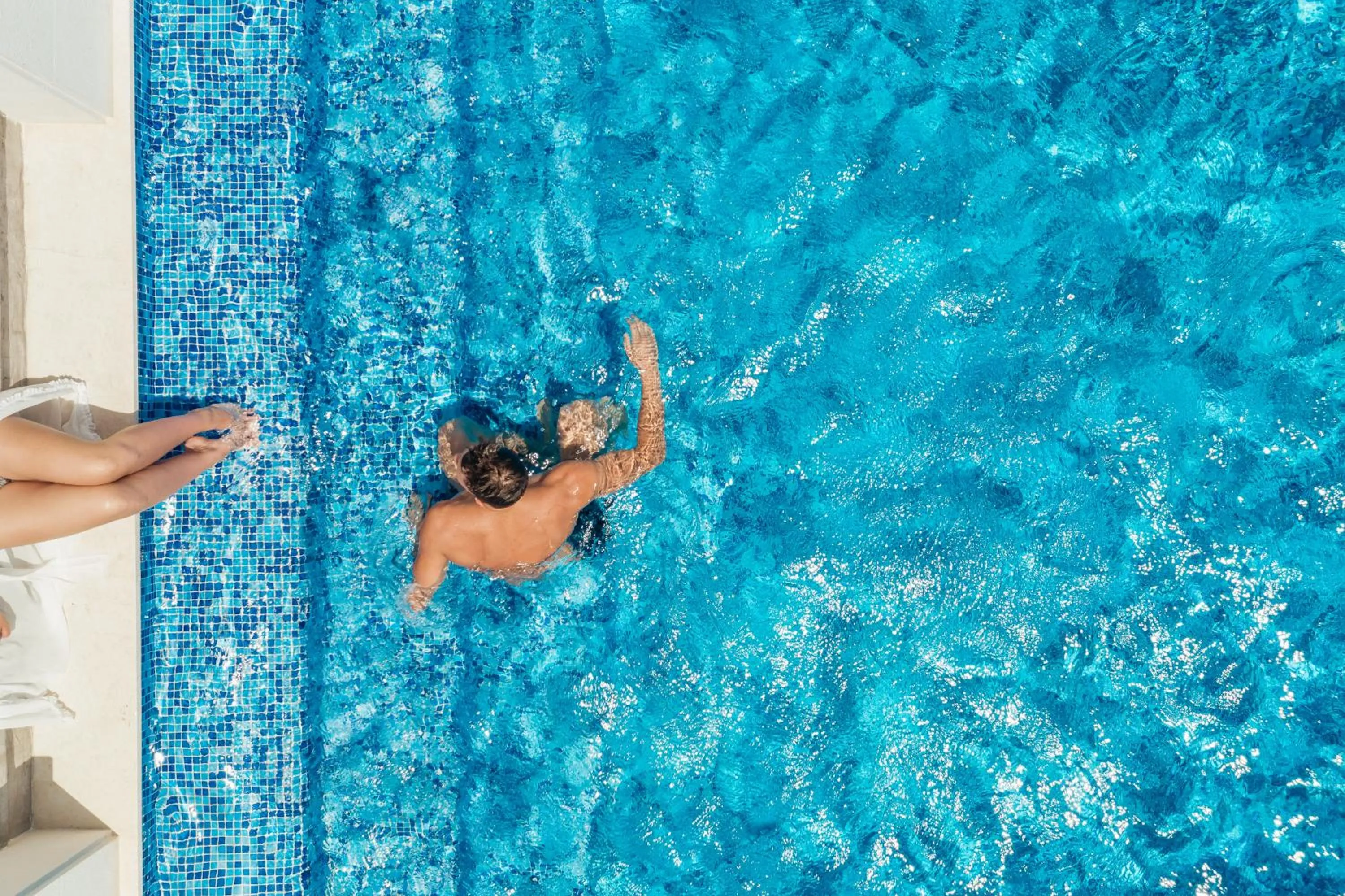 Swimming pool in Hotel Perla