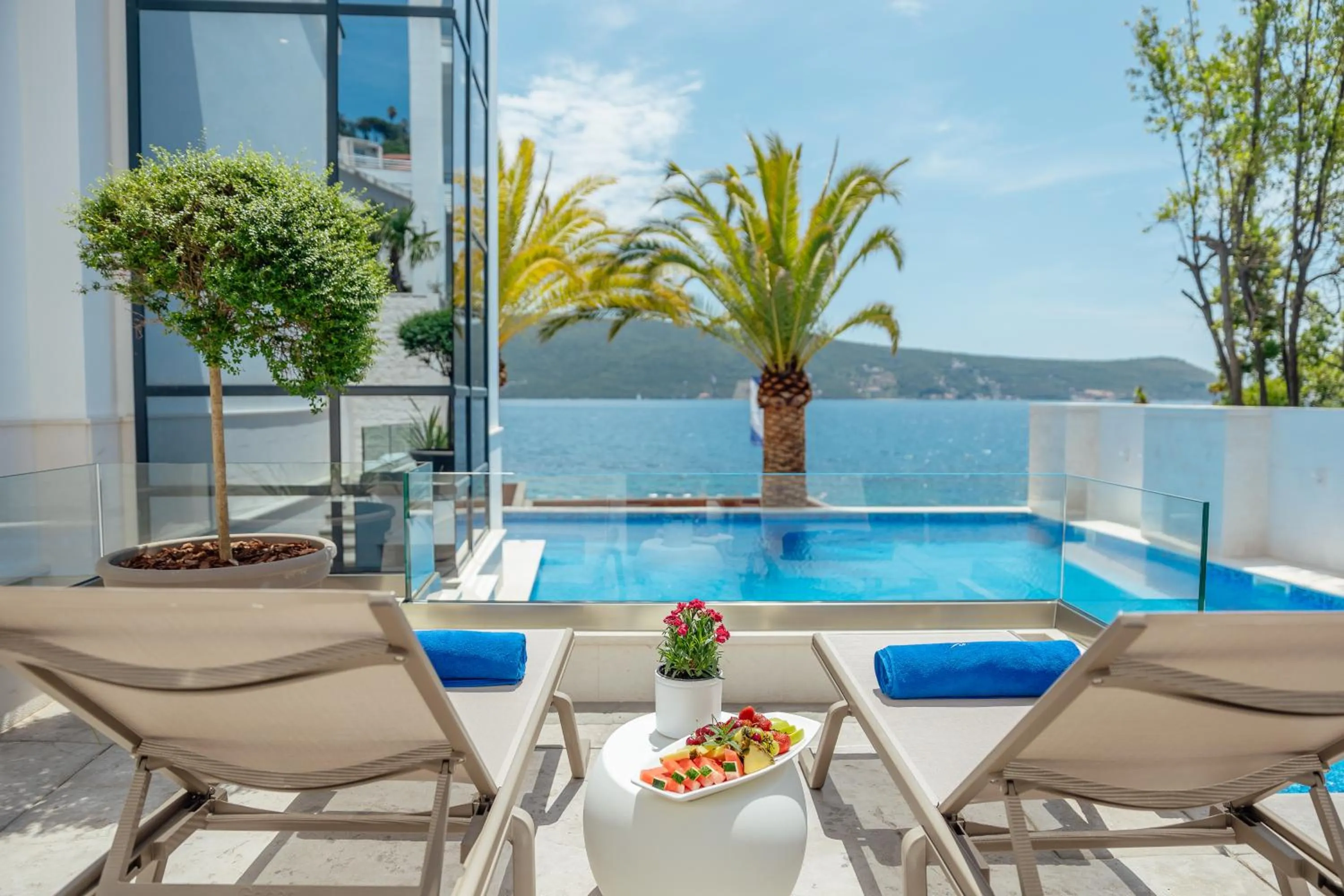 Pool view in Hotel Perla