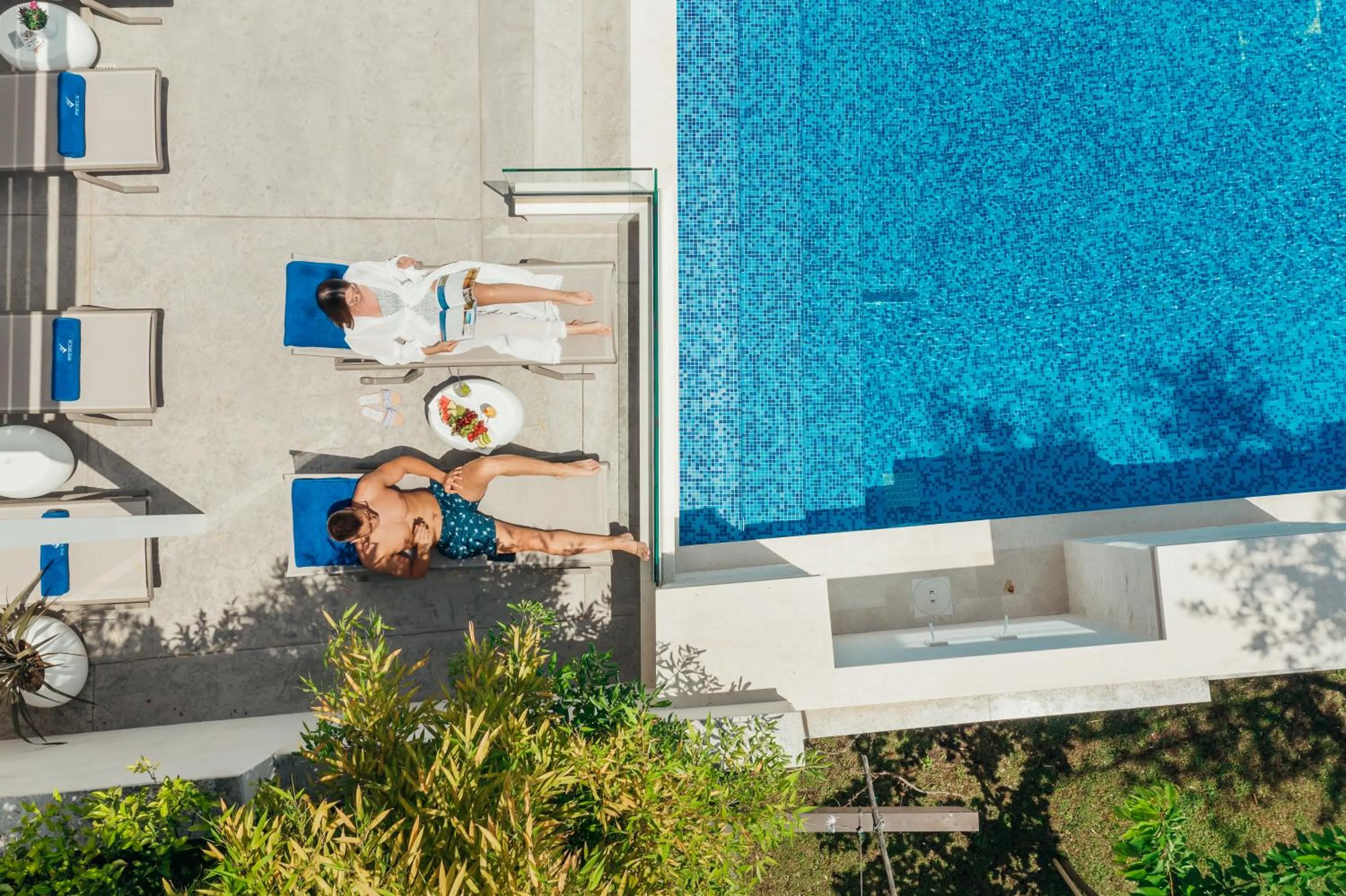 Pool view in Hotel Perla