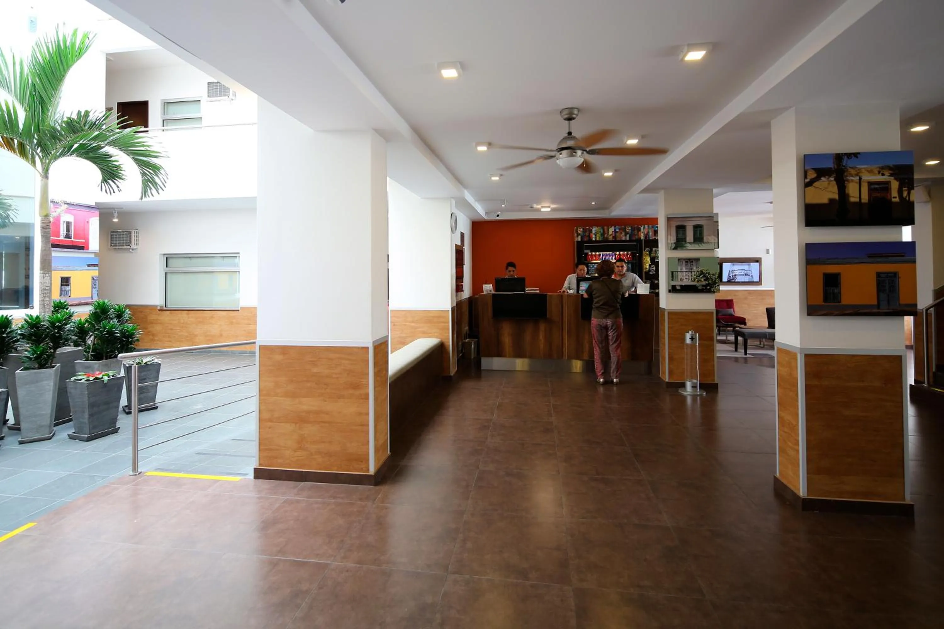 Lobby or reception in Casa Andina Standard Miraflores San Antonio