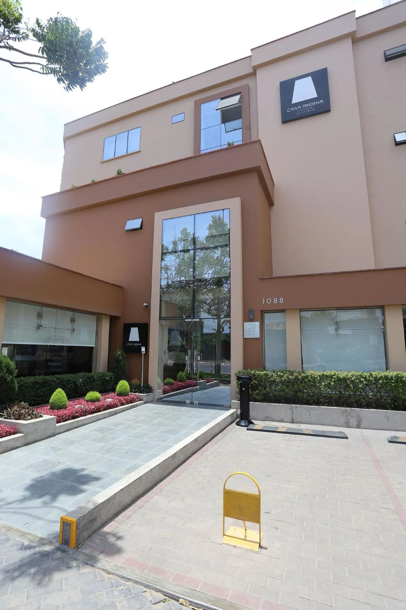 Facade/entrance in Casa Andina Standard Miraflores San Antonio