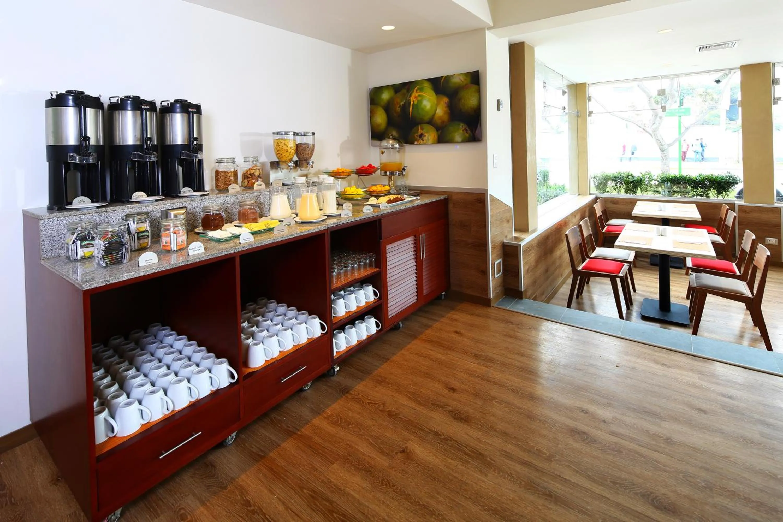 Restaurant/places to eat in Casa Andina Standard Miraflores San Antonio