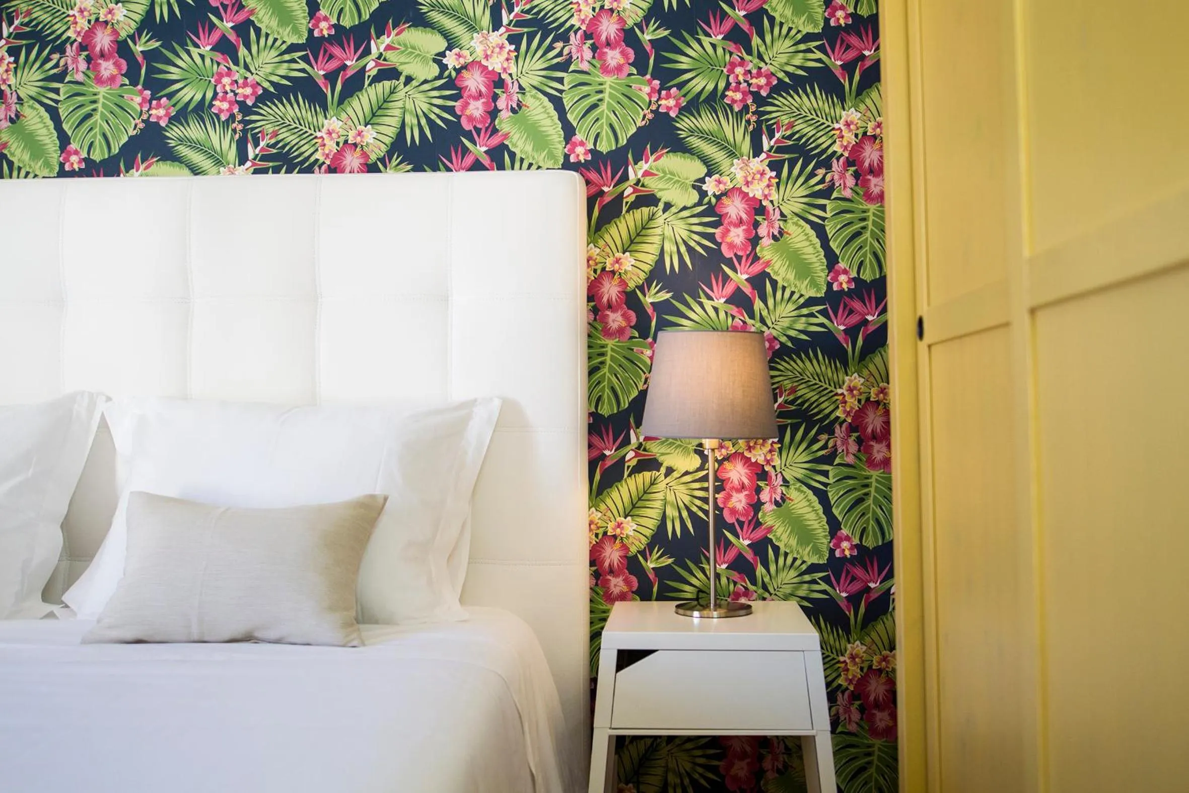 Bedroom, Bed in Art 4 You Cascais Suites