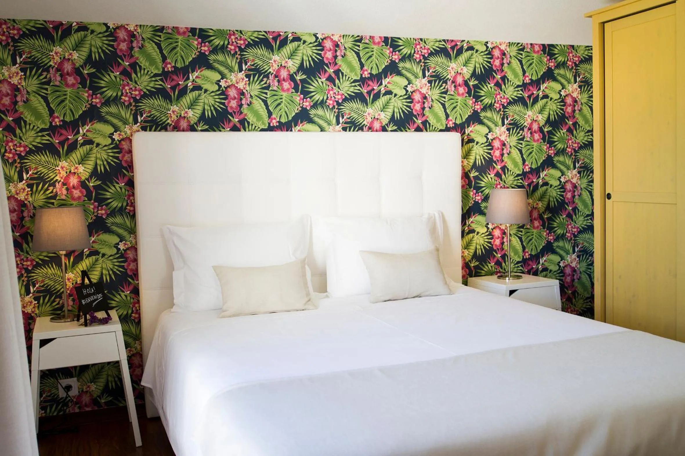 Bedroom, Bed in Art 4 You Cascais Suites