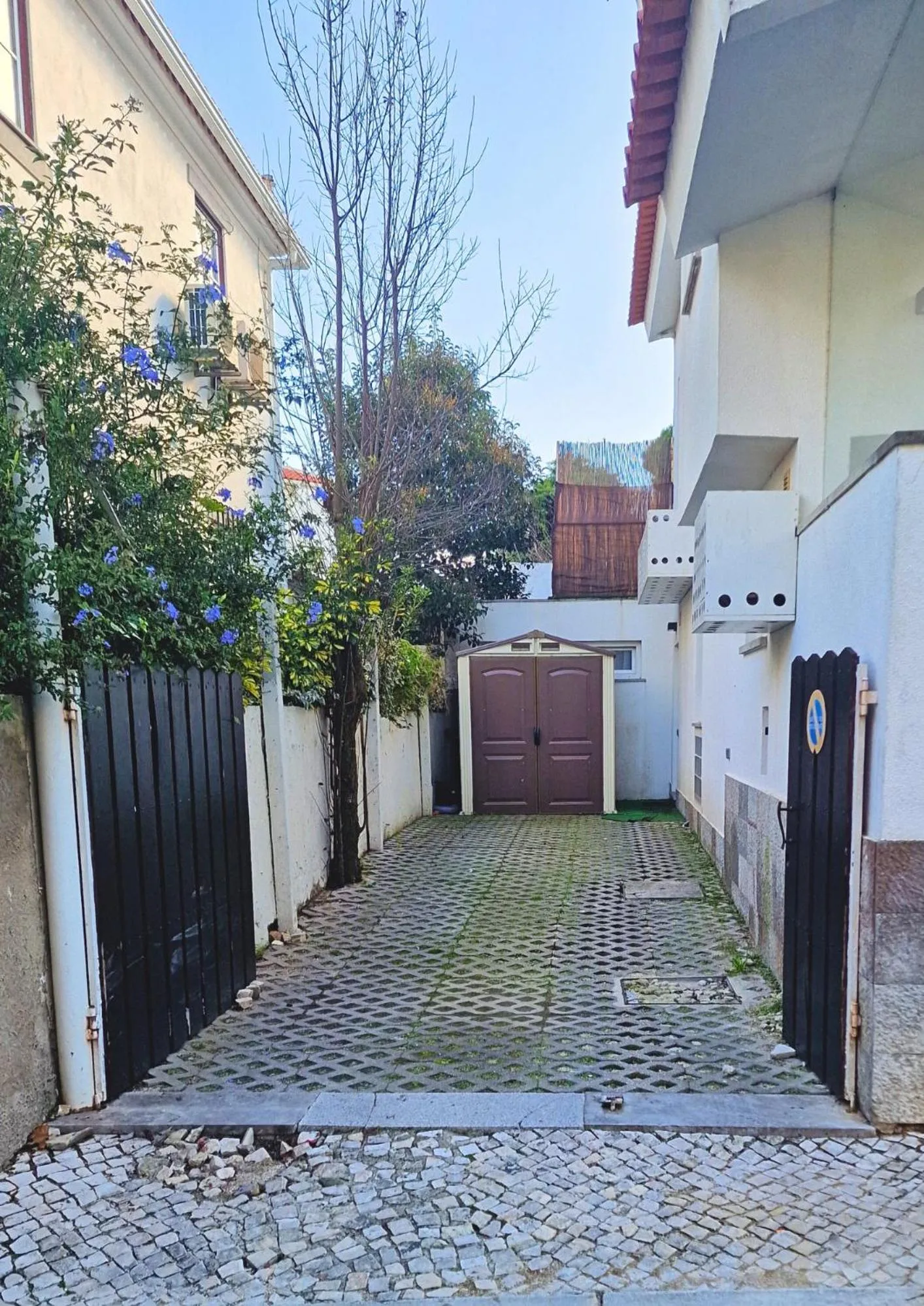 Parking in Art 4 You Cascais Suites