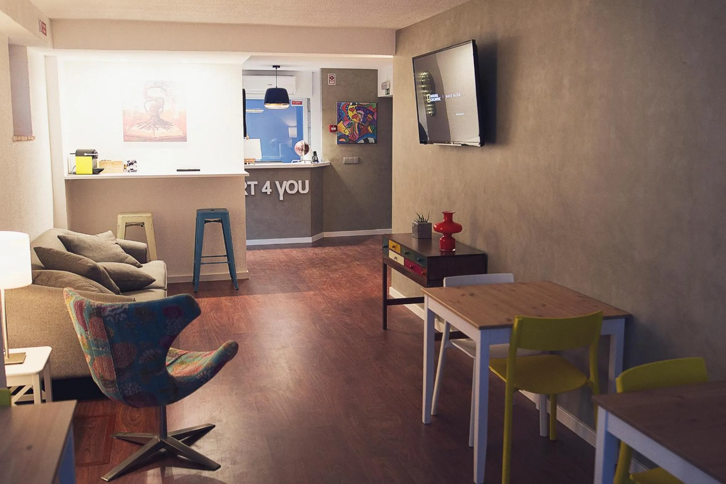 Communal lounge/ TV room in Art 4 You Cascais Suites