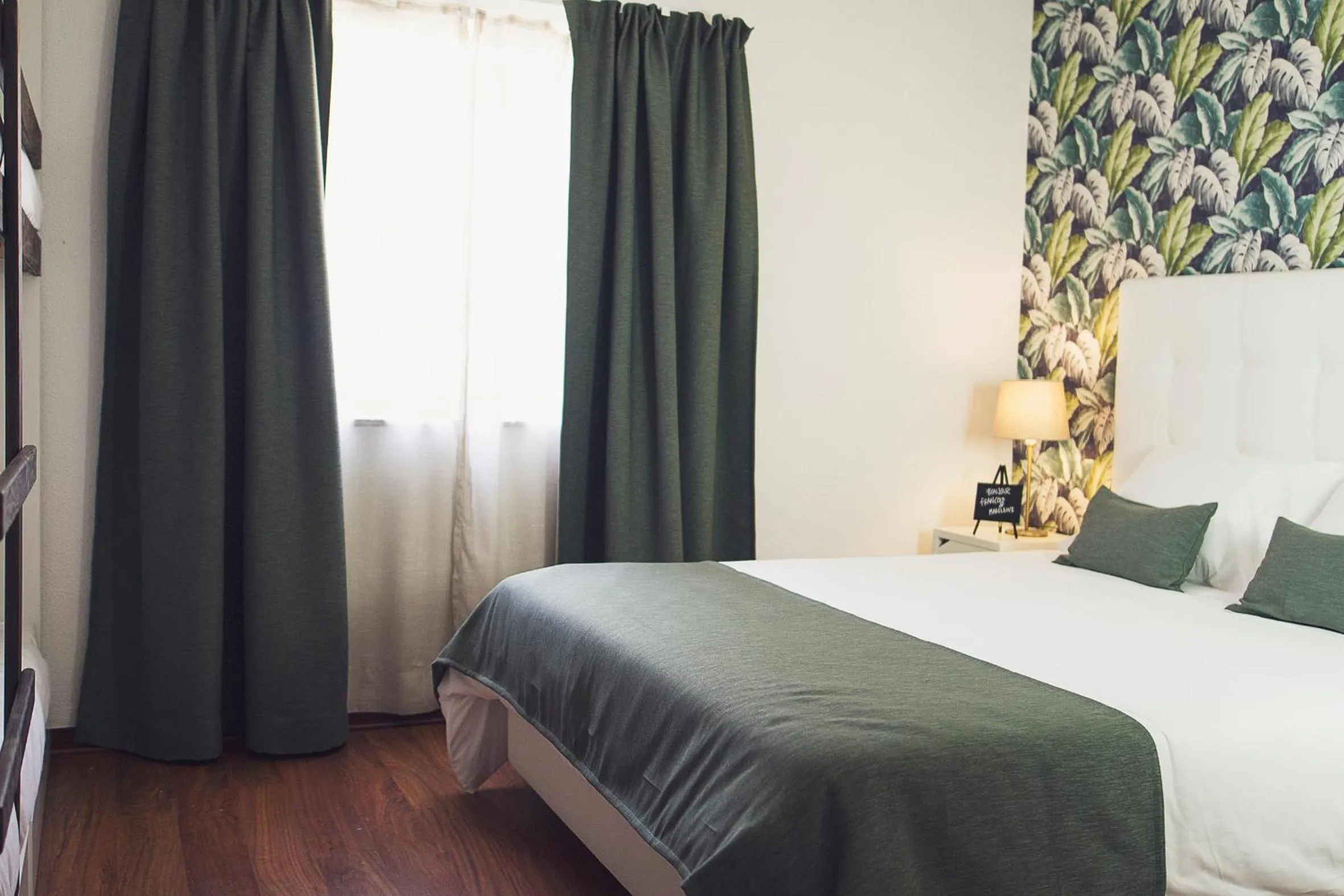 Bedroom, Bed in Art 4 You Cascais Suites