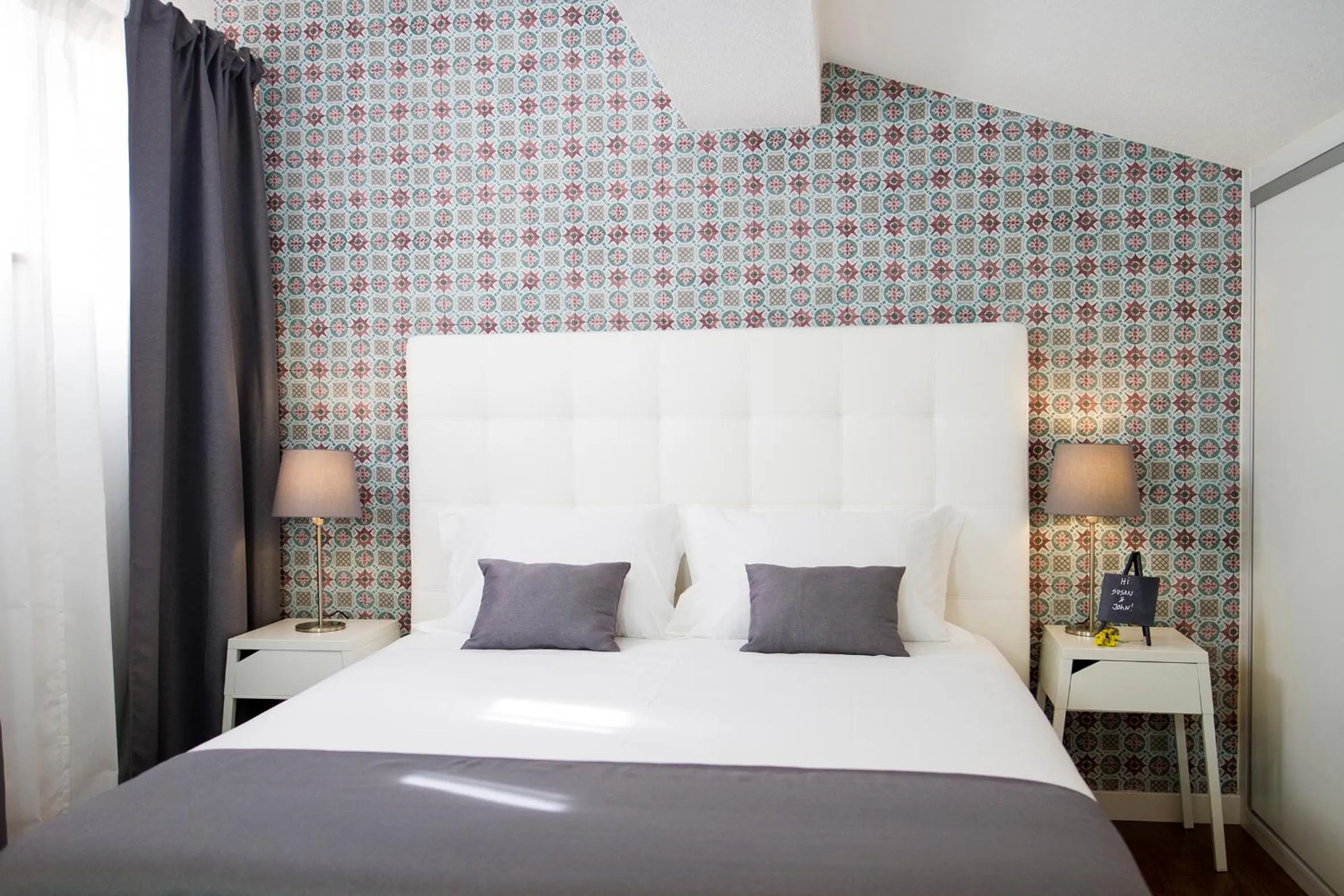 Bedroom, Bed in Art 4 You Cascais Suites