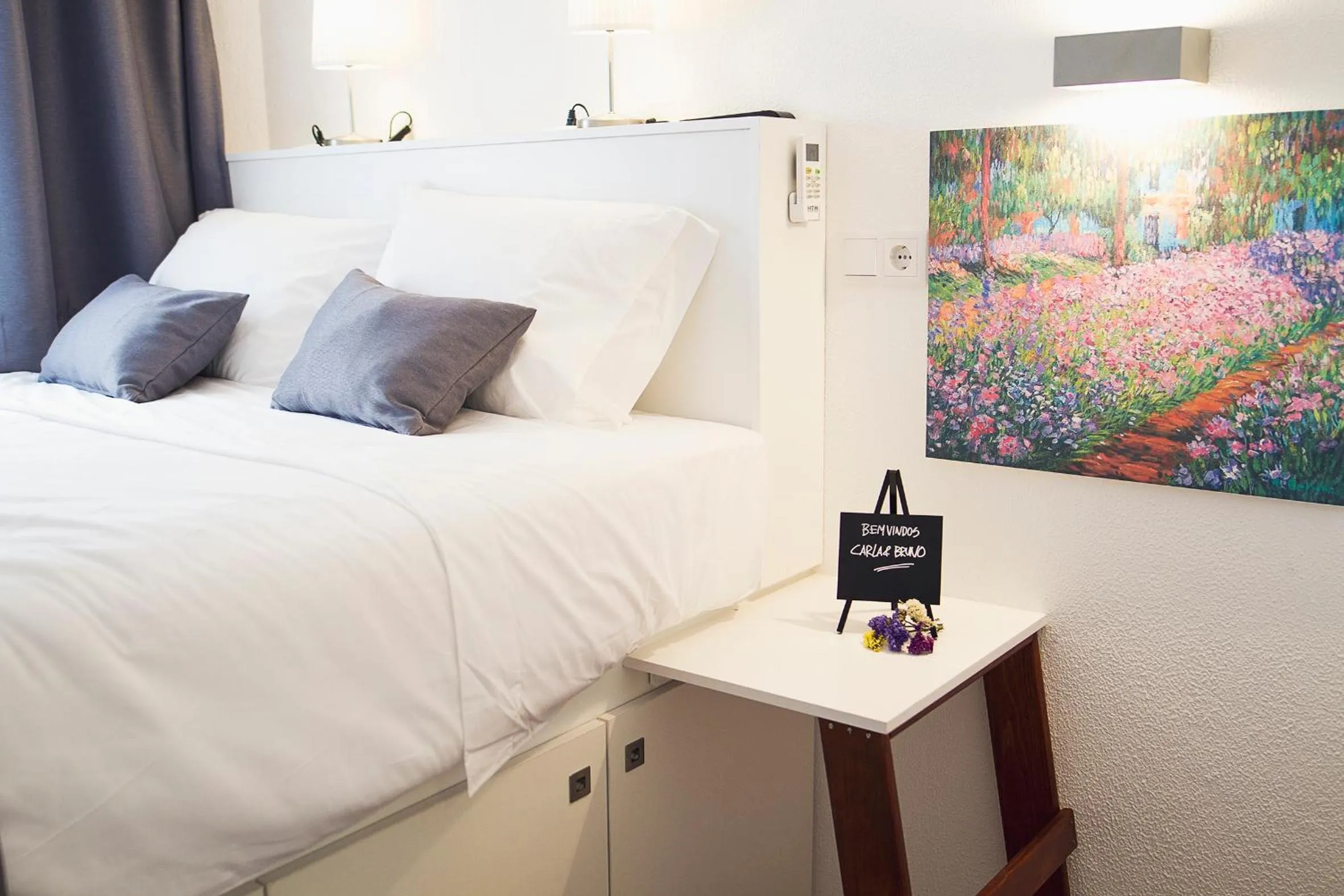 Bedroom, Bed in Art 4 You Cascais Suites