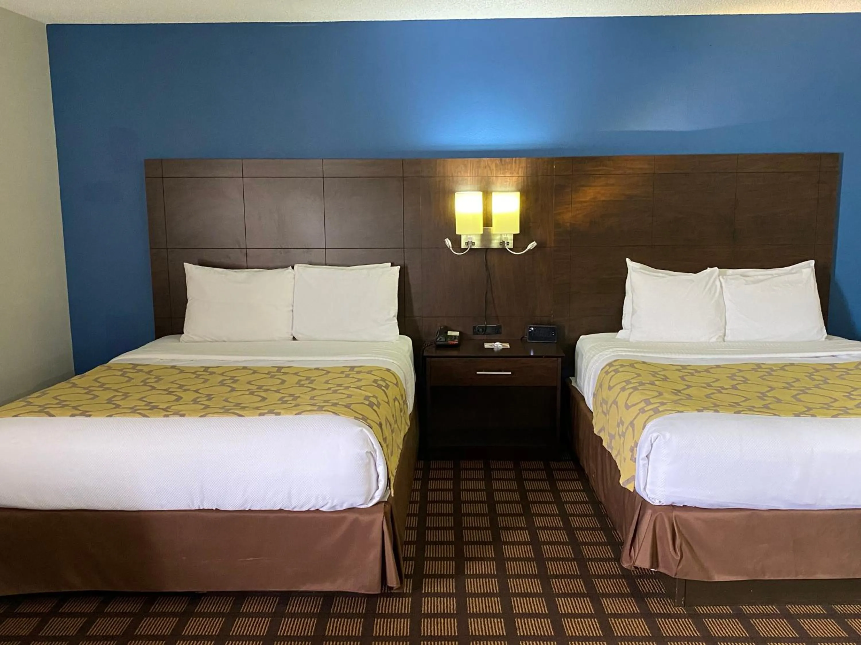 Bedroom, Bed in Baymont by Wyndham Morton