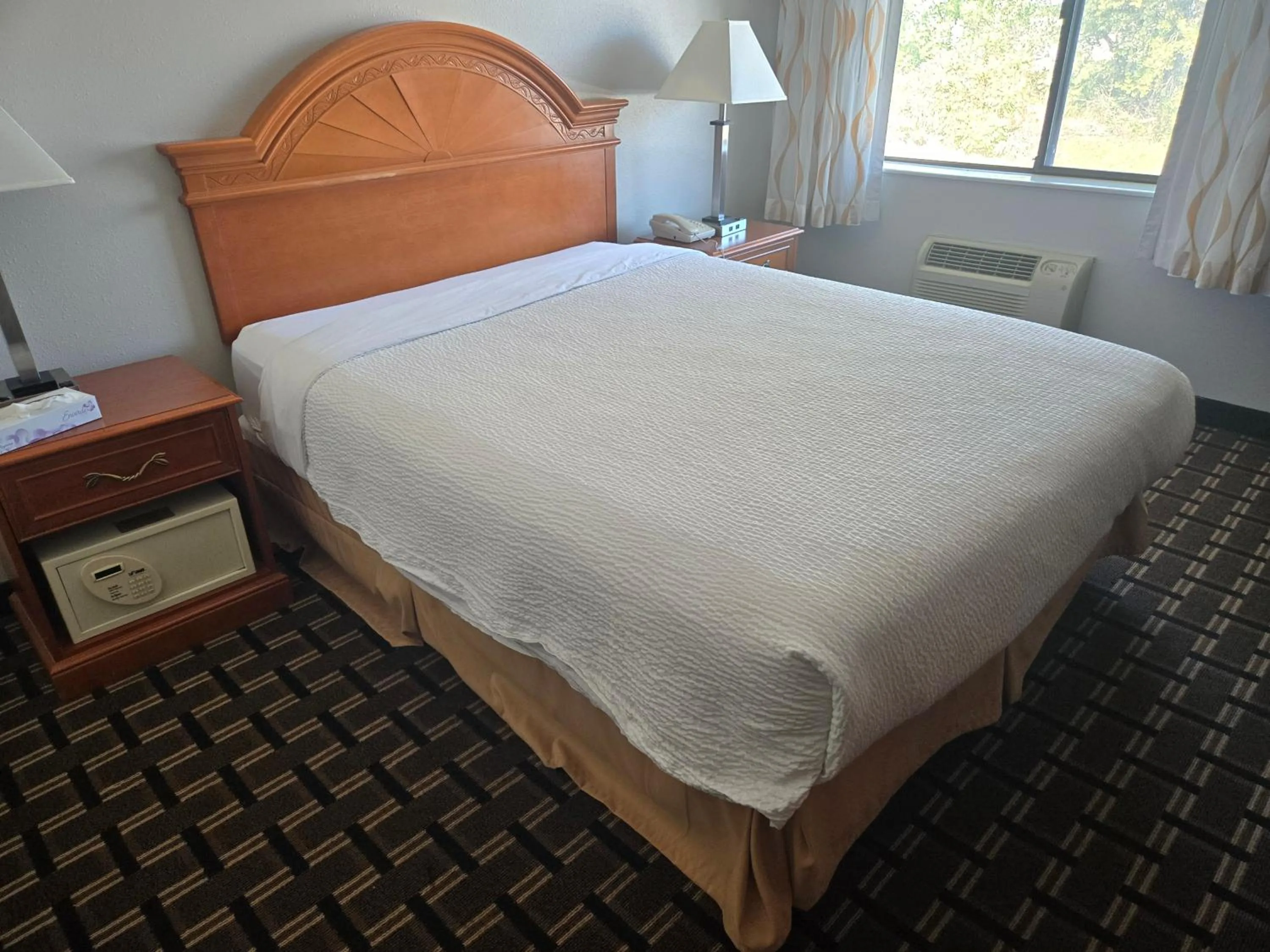 Bed in Days Inn by Wyndham Portage Cascade Mountain area