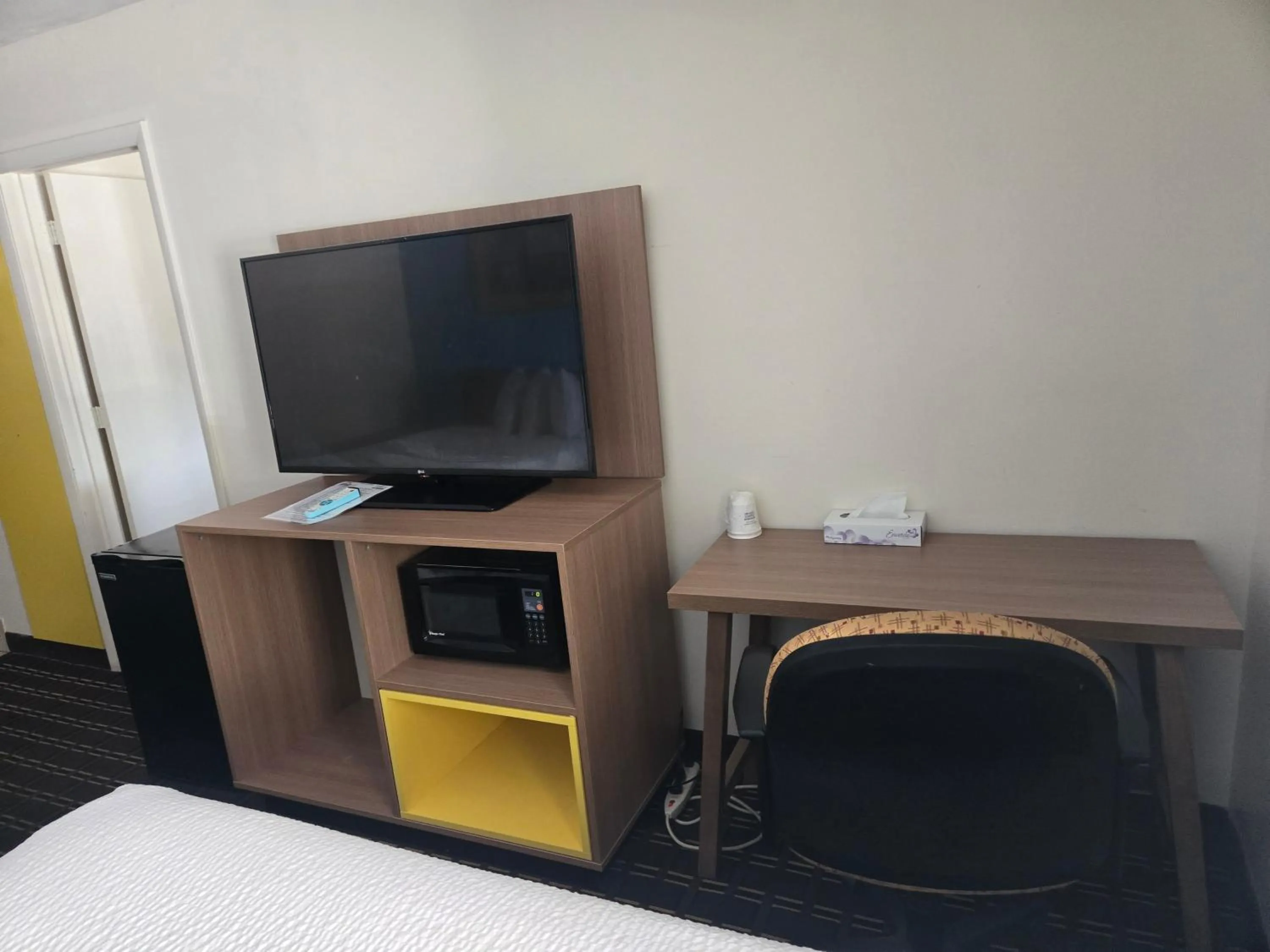 Days Inn by Wyndham Portage Cascade Mountain area