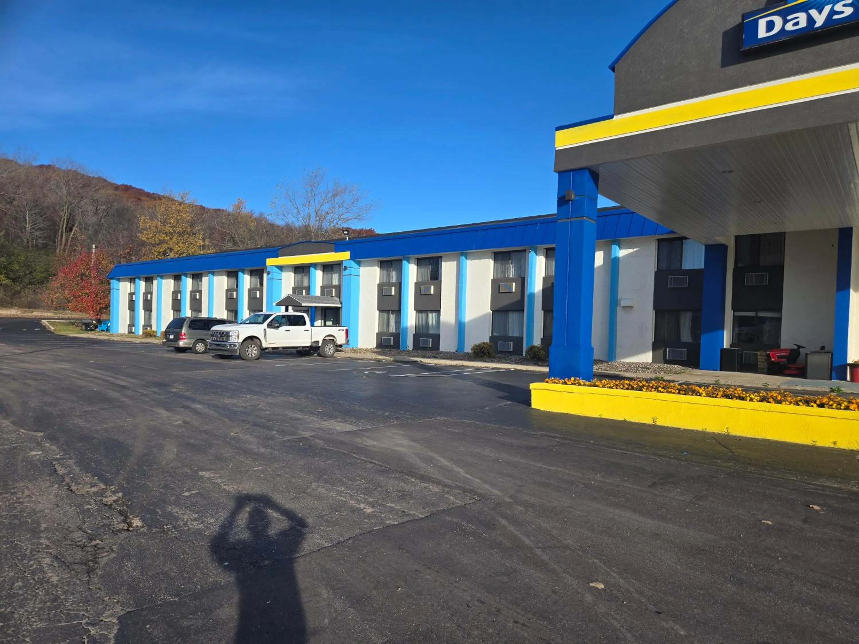 Days Inn by Wyndham Portage Cascade Mountain area