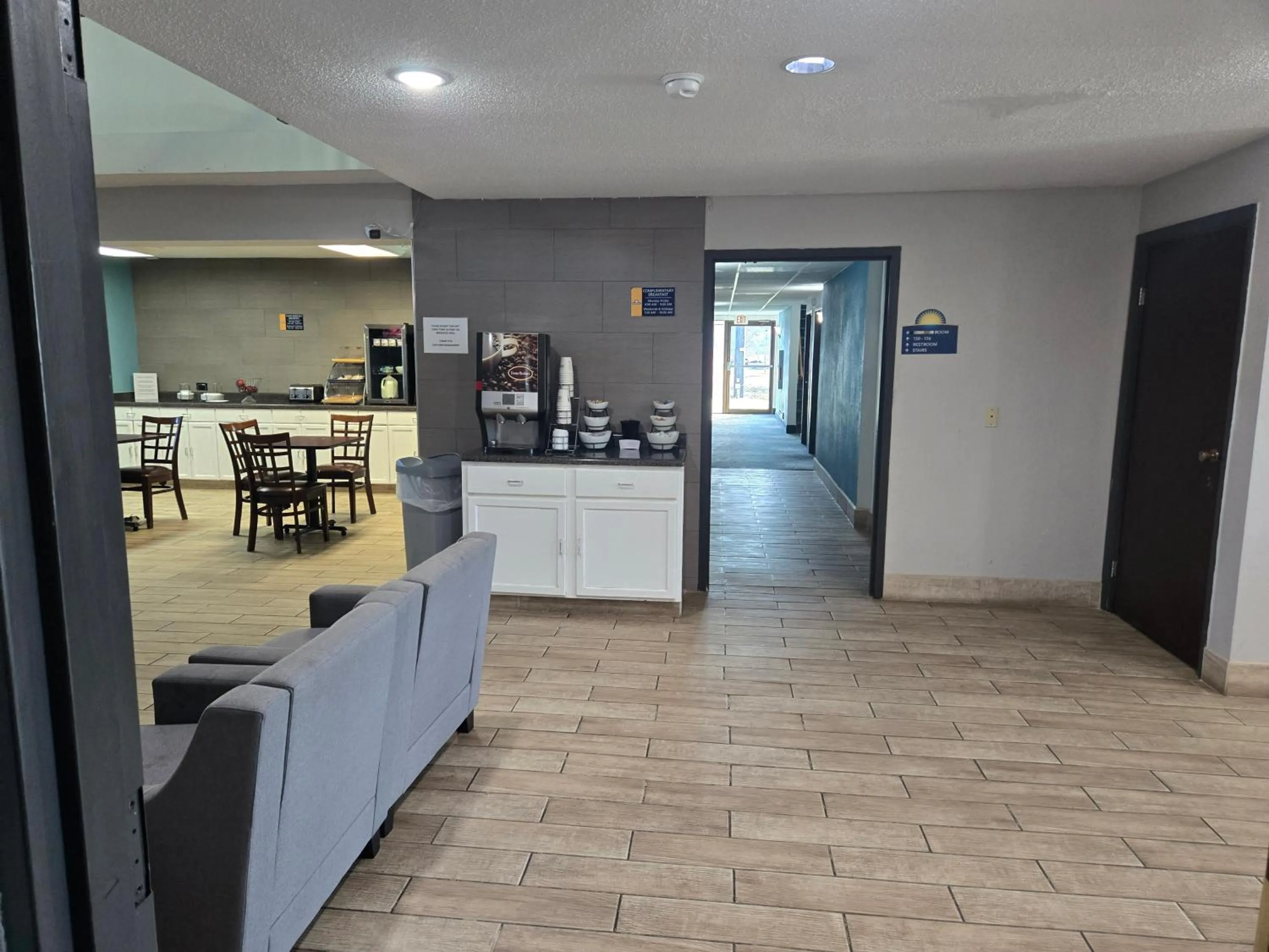 Days Inn by Wyndham Portage Cascade Mountain area