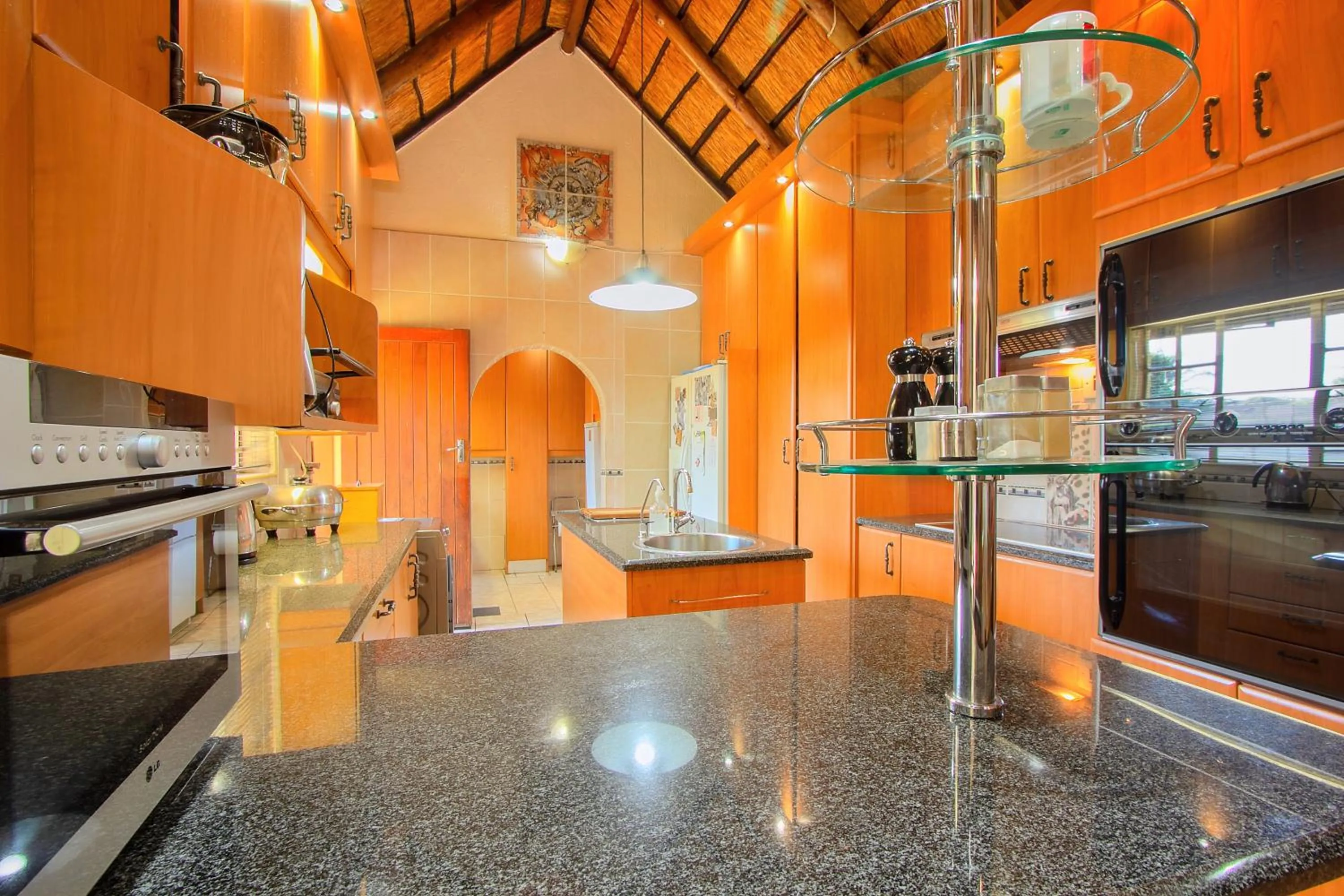 Kitchen or kitchenette in All over Africa Guest house