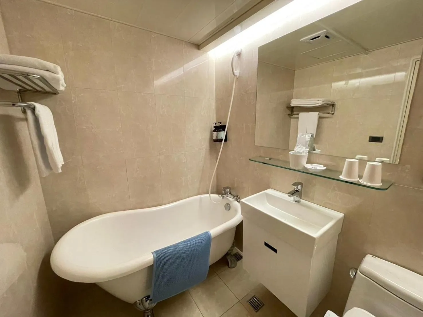 Bathroom in 新仕飯店-New City Hotel