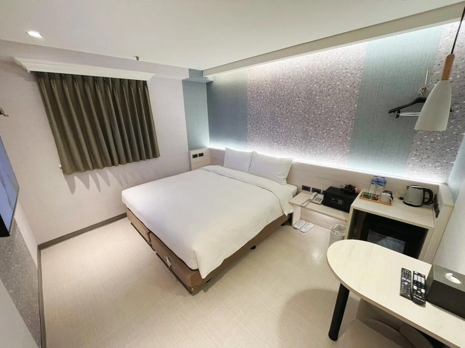 Photo of the whole room, Bed in 新仕飯店-New City Hotel