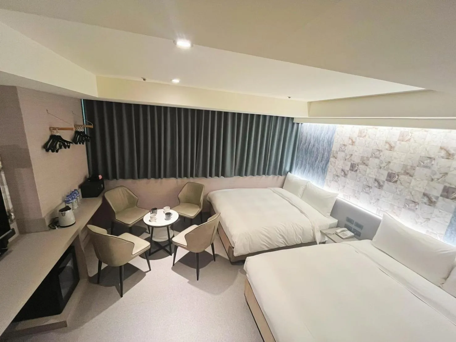 Photo of the whole room, Bed in 新仕飯店-New City Hotel