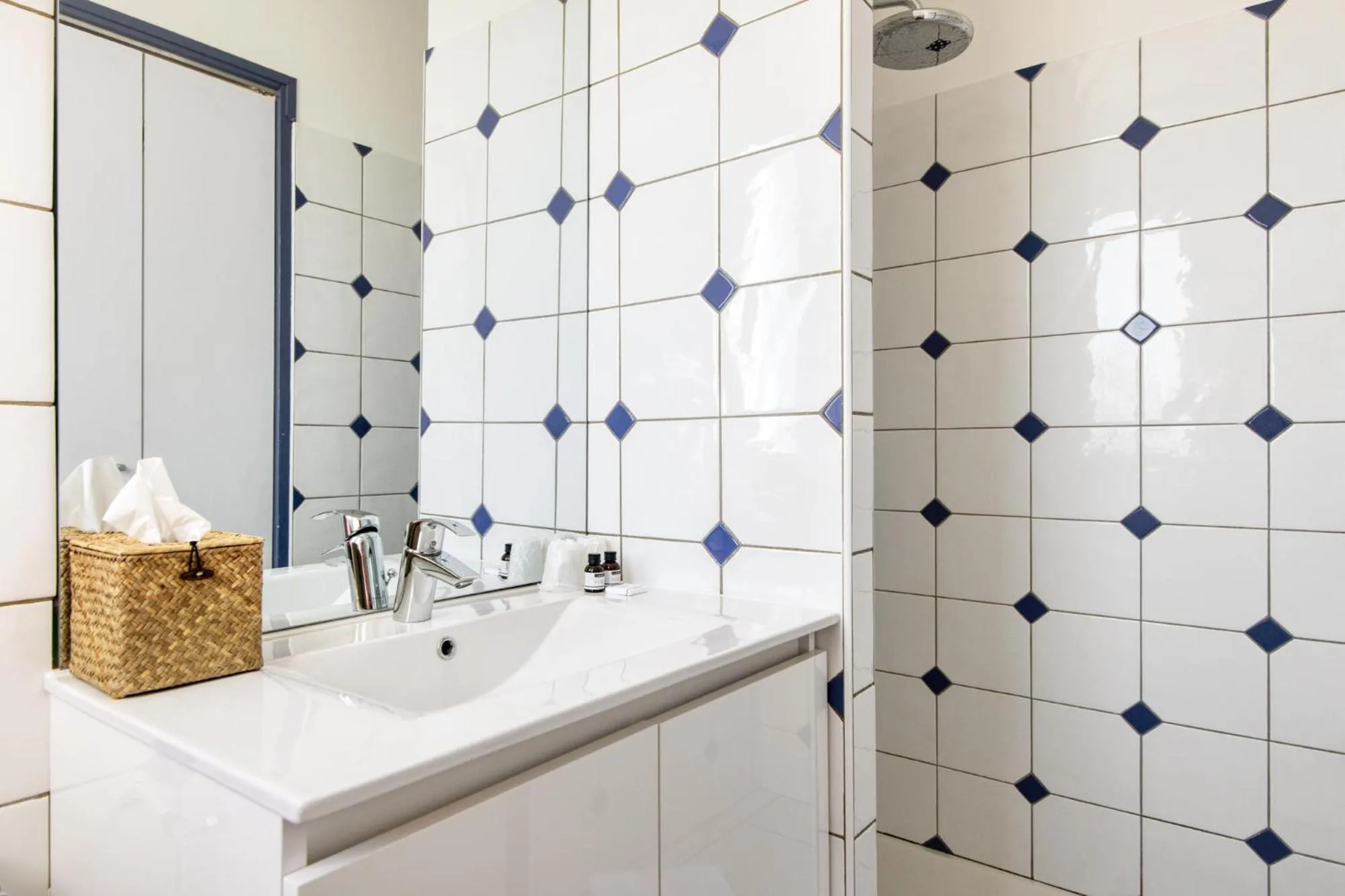 Bathroom in Le Homard Bleu