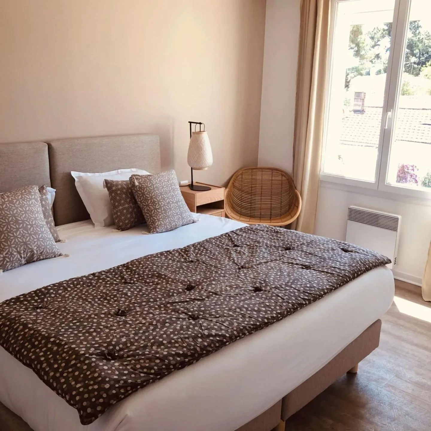 Bedroom, Bed in Le Homard Bleu