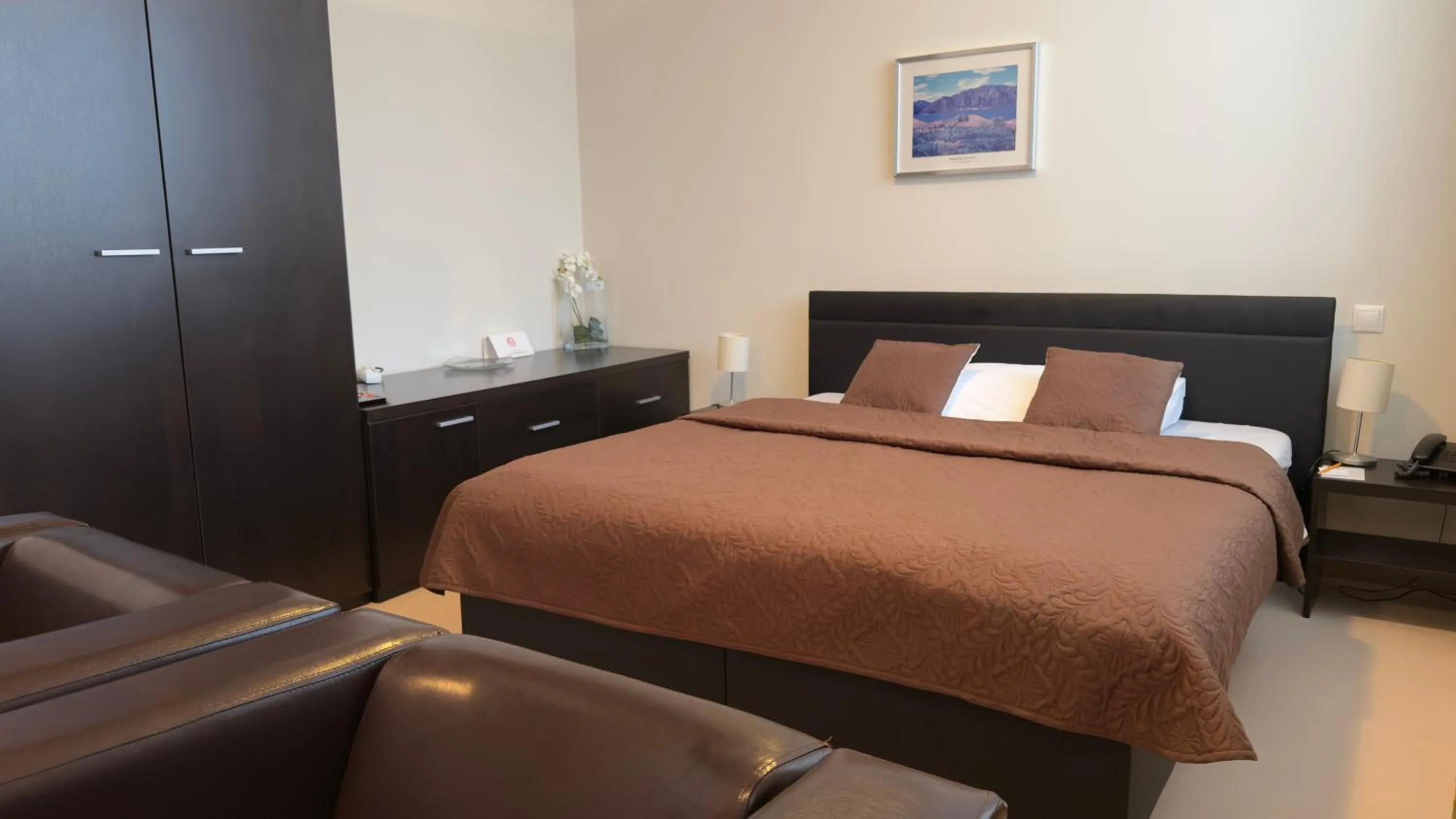 Photo of the whole room, Bed in Aston Hotel