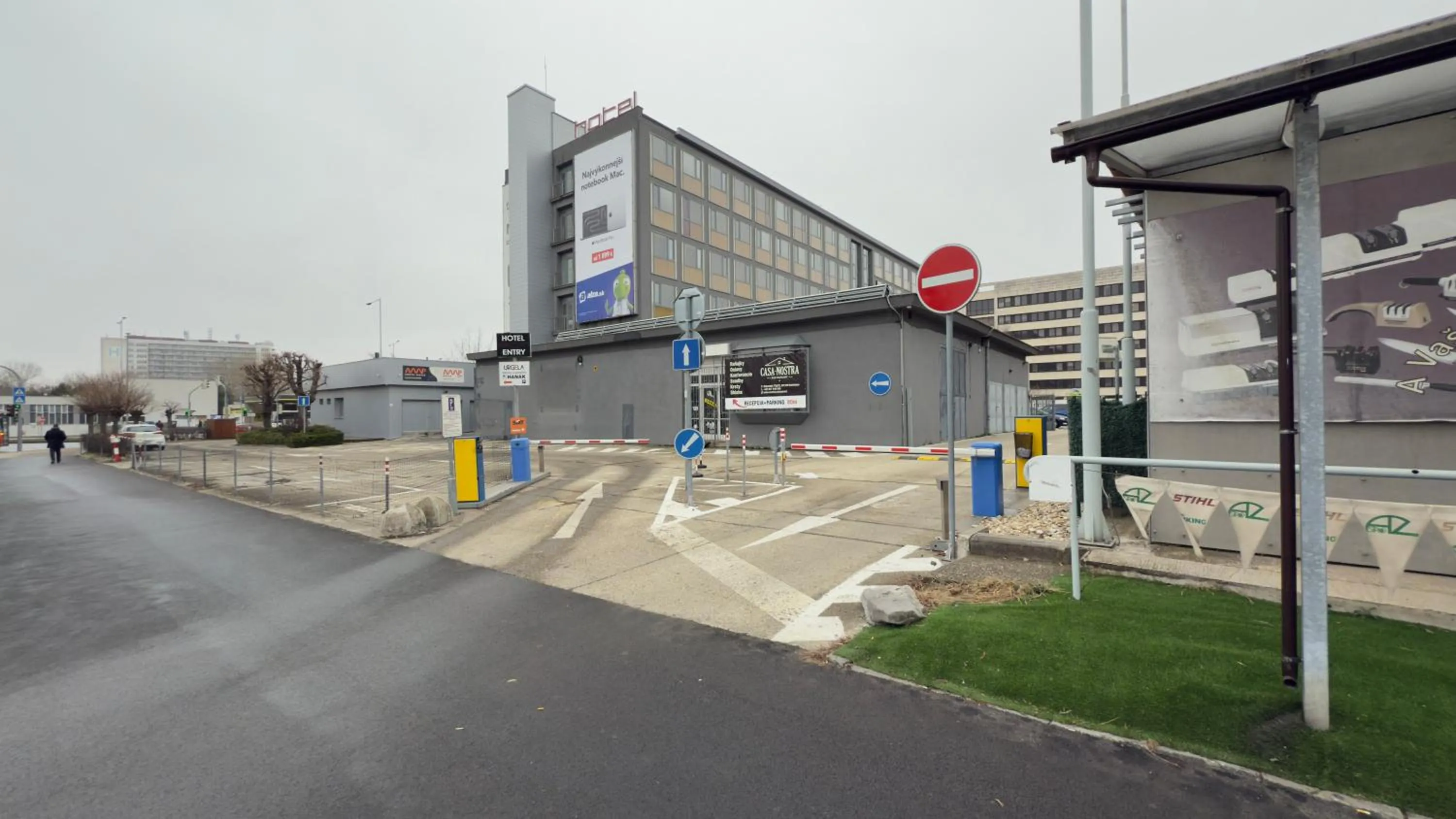 Parking in Aston Hotel