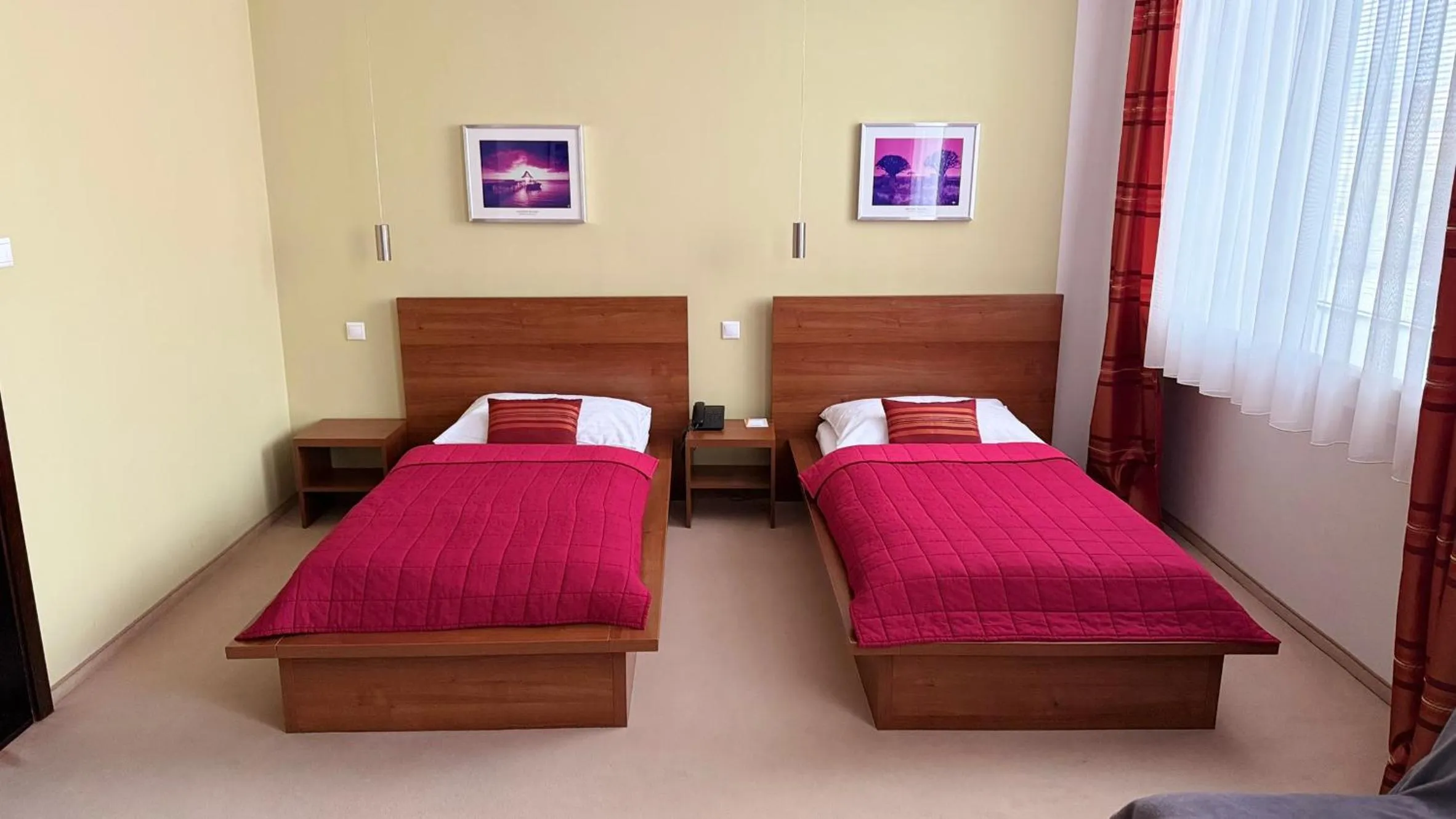 Photo of the whole room, Bed in Aston Hotel