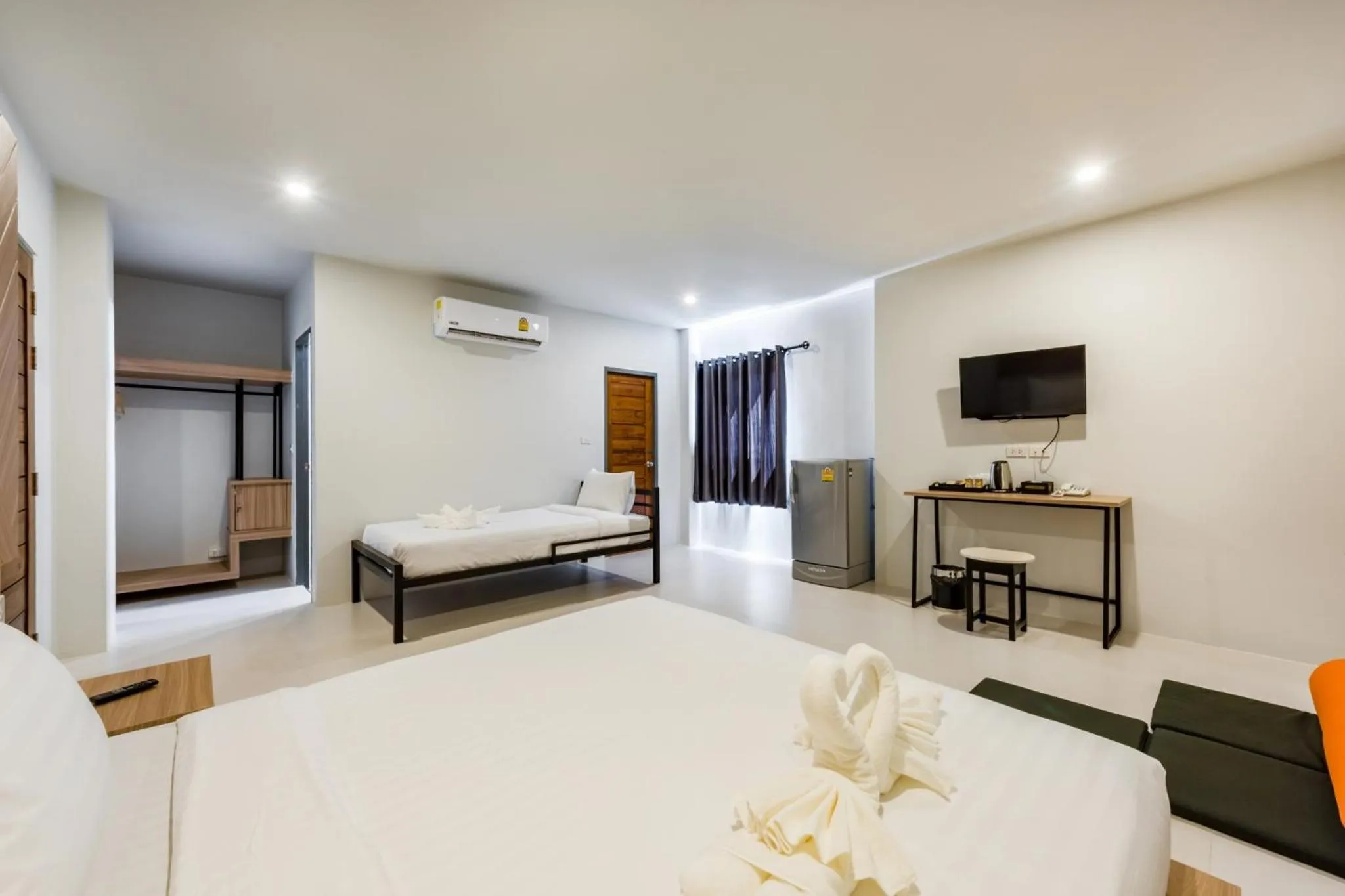 Bed in Phuket Marine Poshtel - SHA Plus